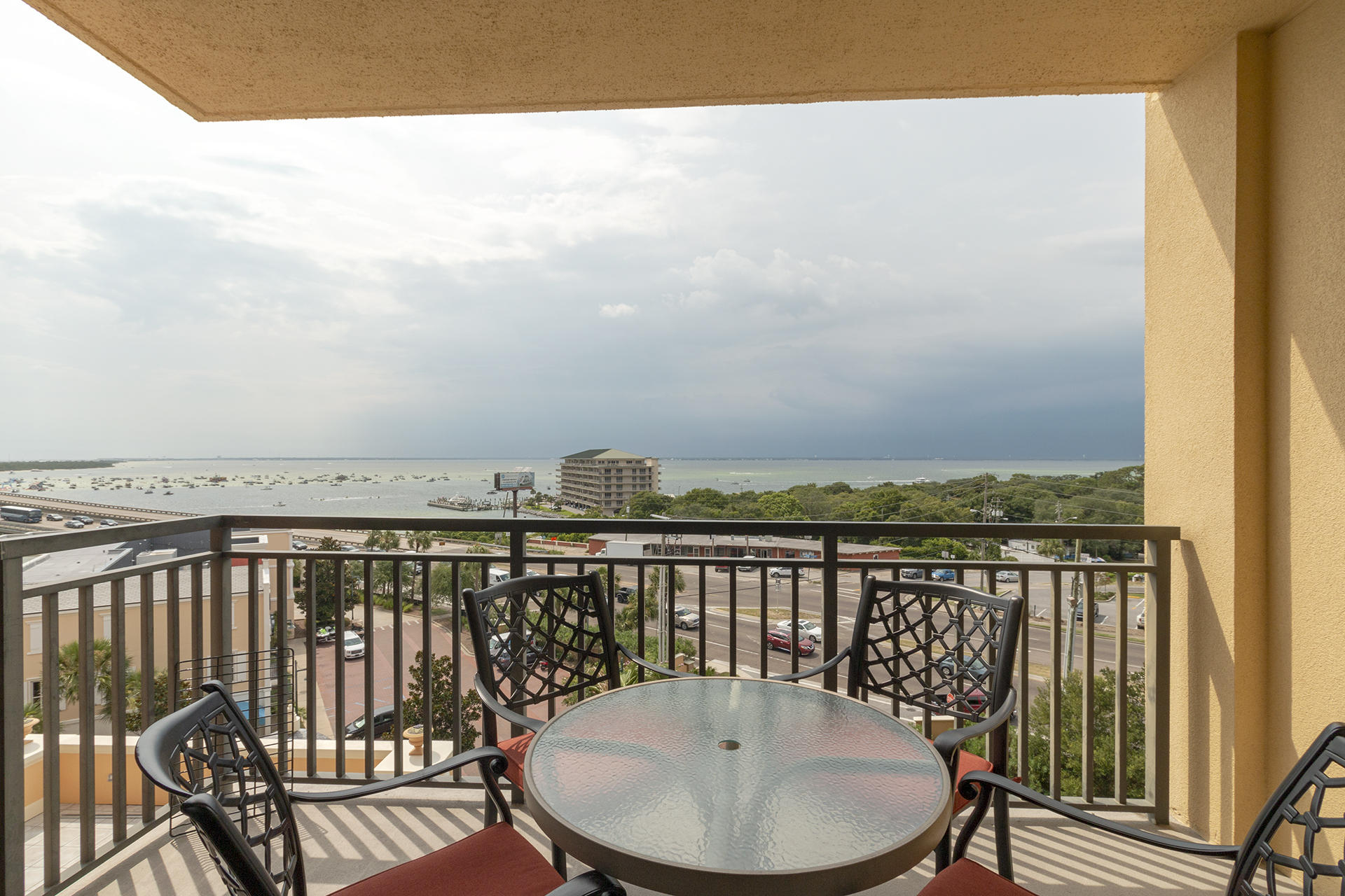 EMERALD GRANDE - Residential