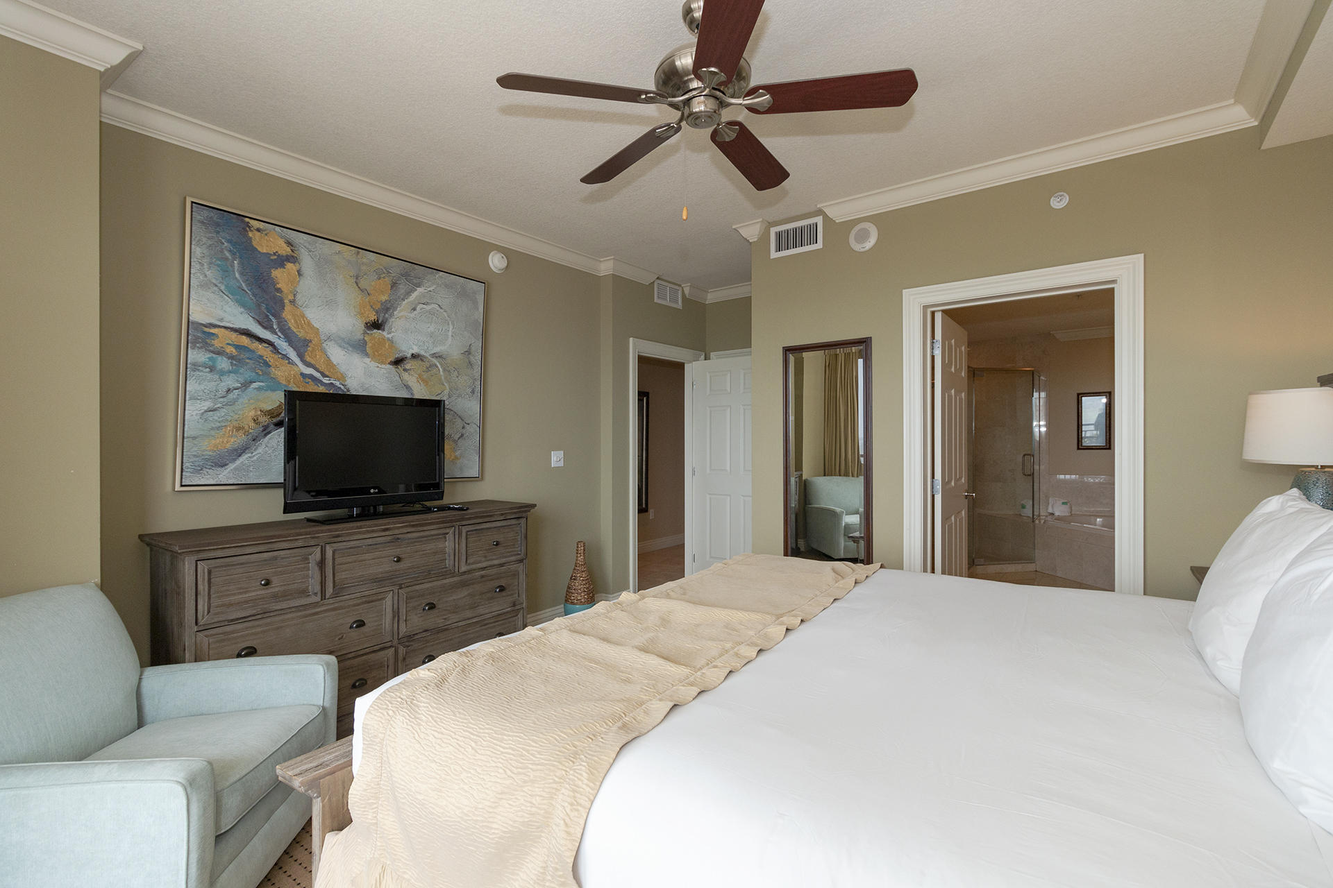 EMERALD GRANDE - Residential