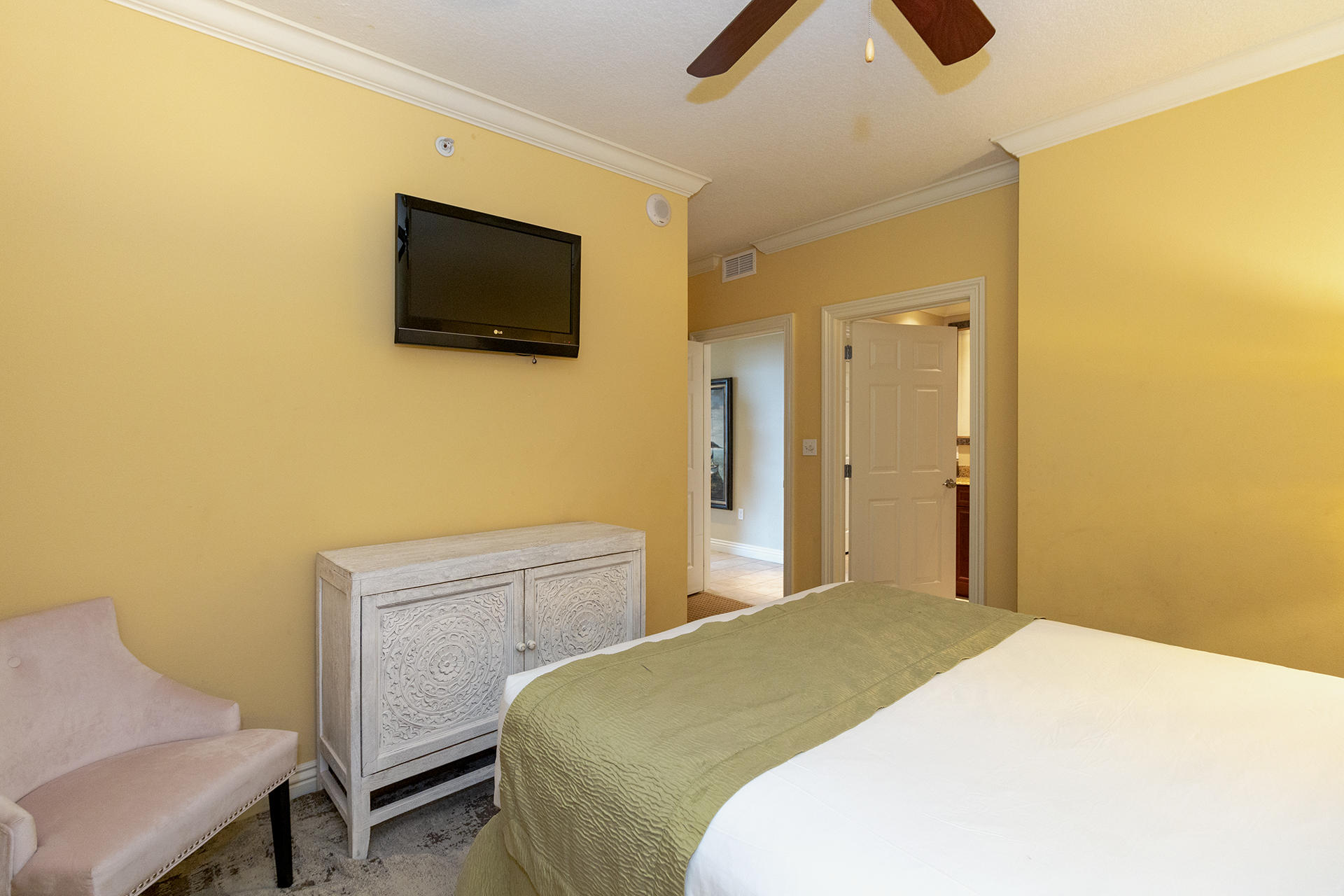 EMERALD GRANDE - Residential