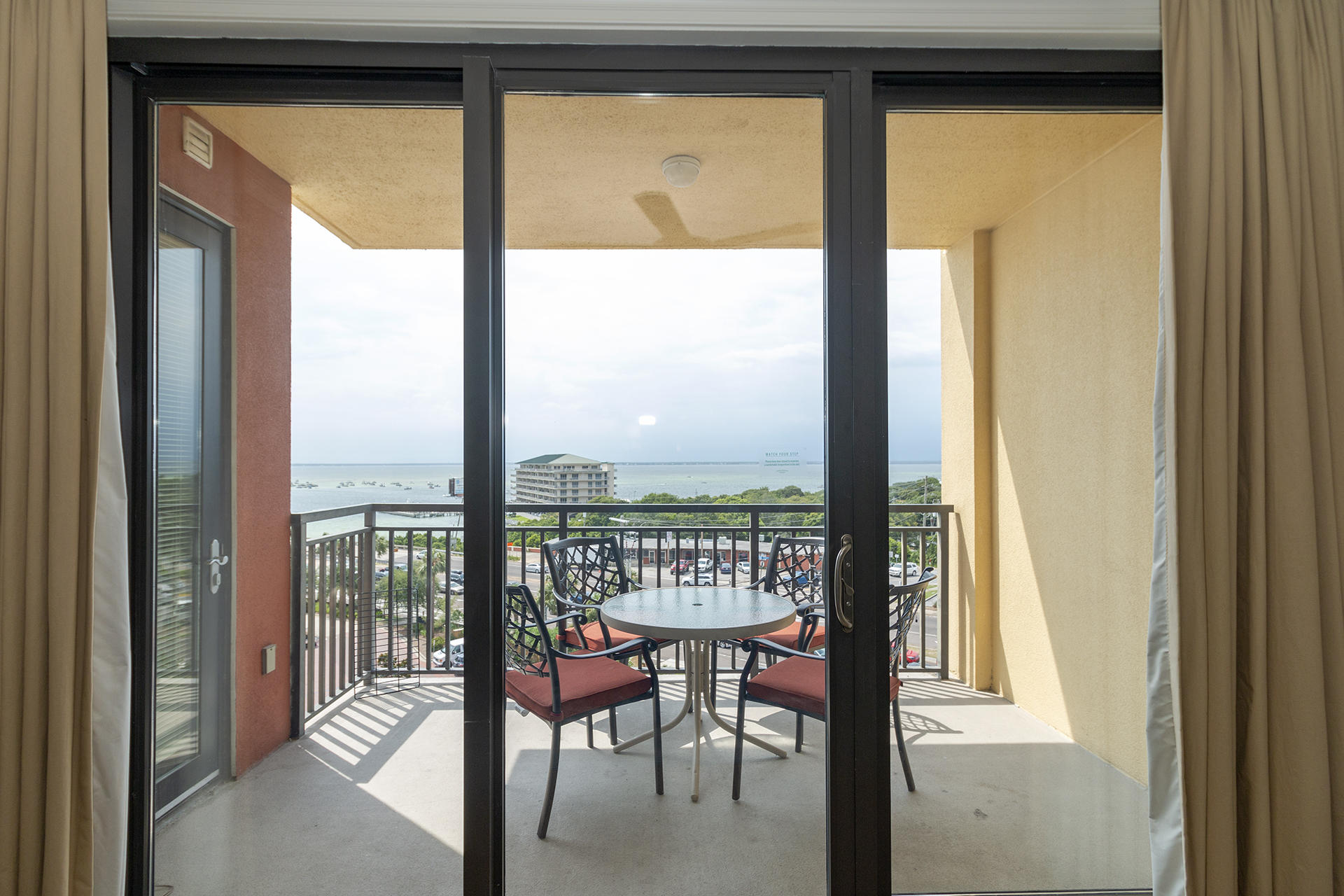 EMERALD GRANDE - Residential