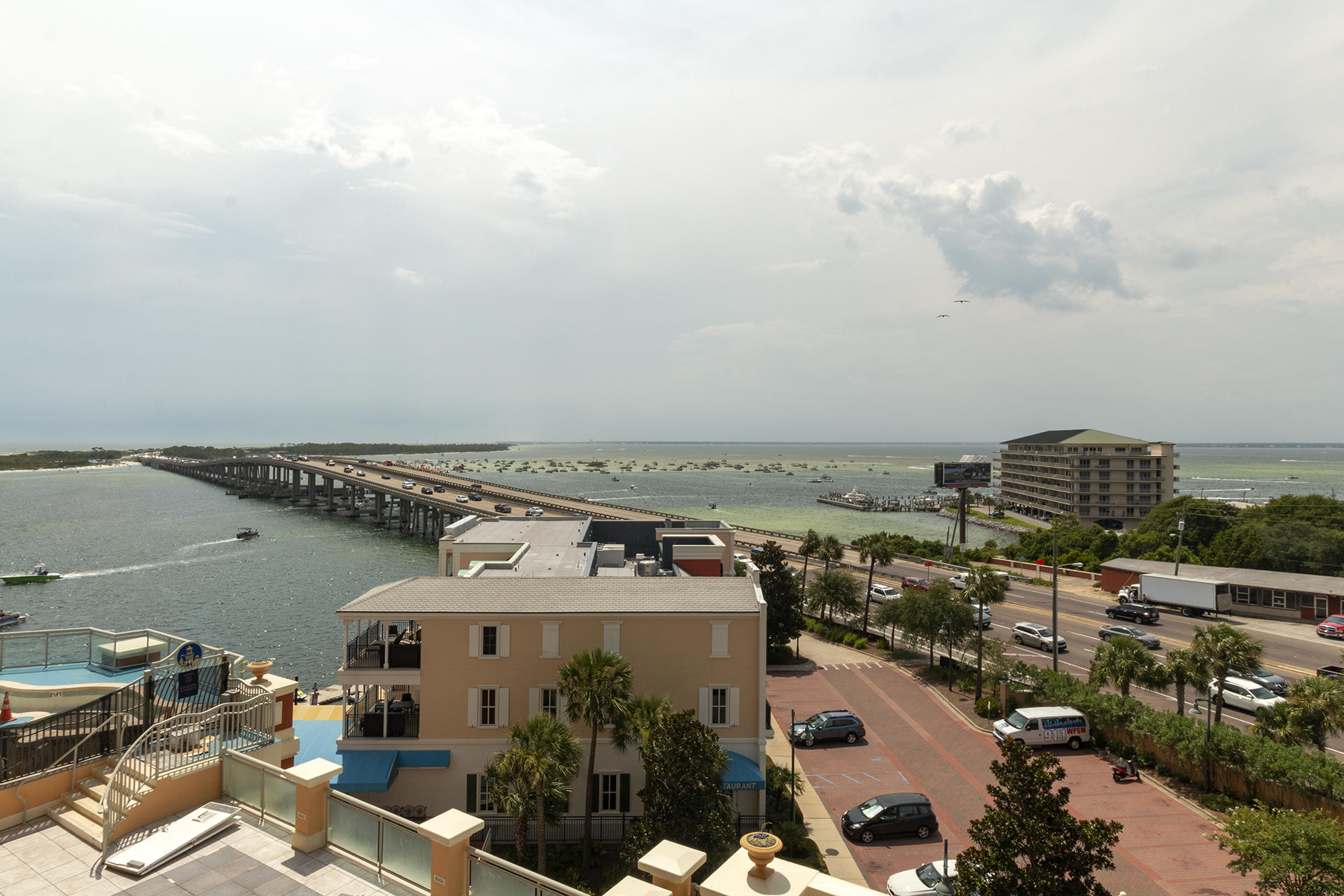 EMERALD GRANDE - Residential