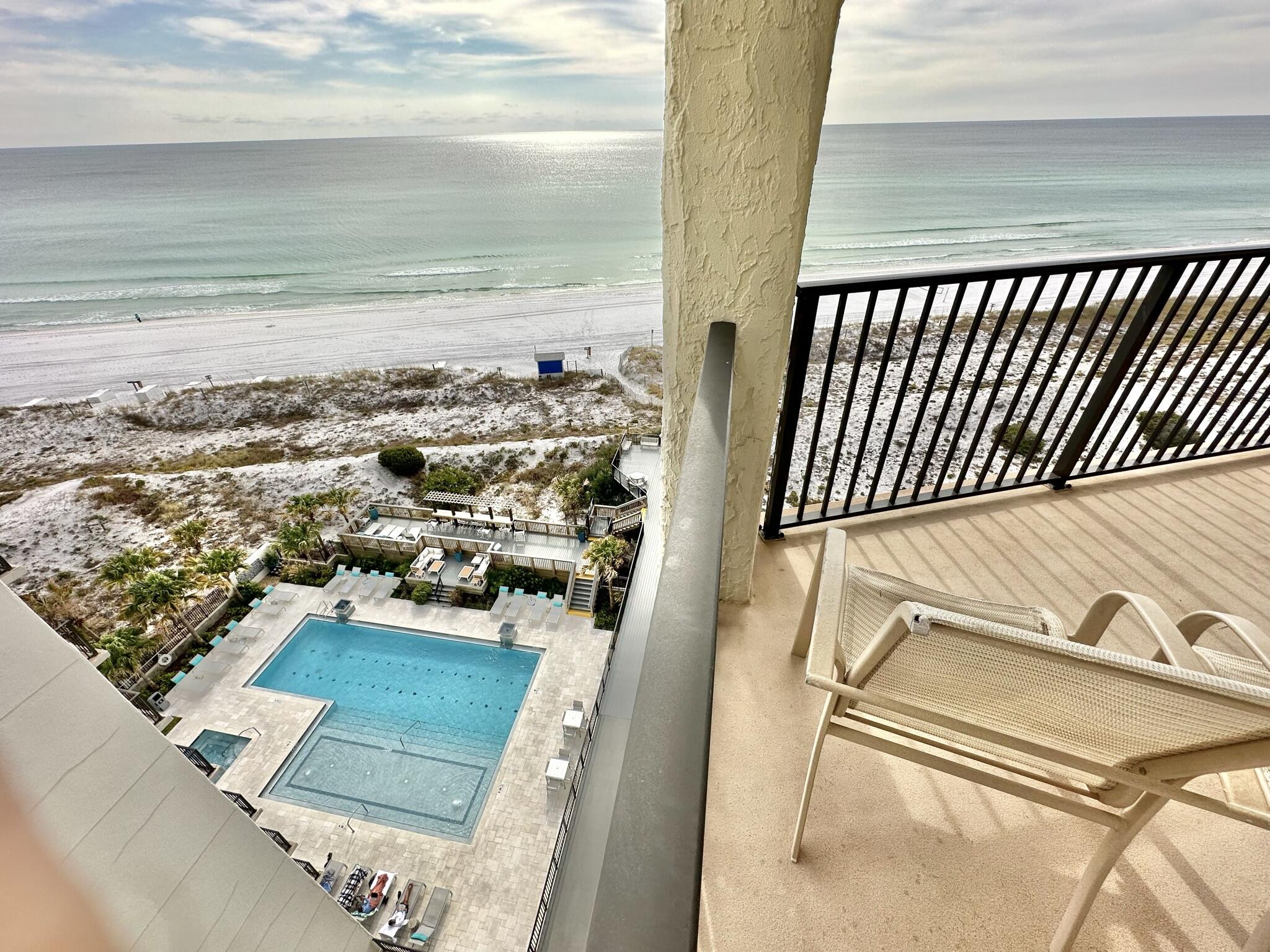 ENJOY THE SPECTACULAR GULF VIEWS FROM THIS BEAUTIFUL 2 BEDROOM, 2 BATH BEACHSIDE ONE CONDOMINIUM. BEACHSIDE ONE IS A GULF FRONT CONDIMINIUM WITHIN THE SANDESTIN GOLF & BEACH RESORT. THIS IS A GREAT CONDO FOR FAMILY AND FRIENDS TO ENJOY AS WELL AS FOR VACATION RENTALS. THIS UNIT IS BEING SOLD FURNISHED. PLEASE COME SEE THE AMAZING GULF VIEWS FROM THIS CONDO!