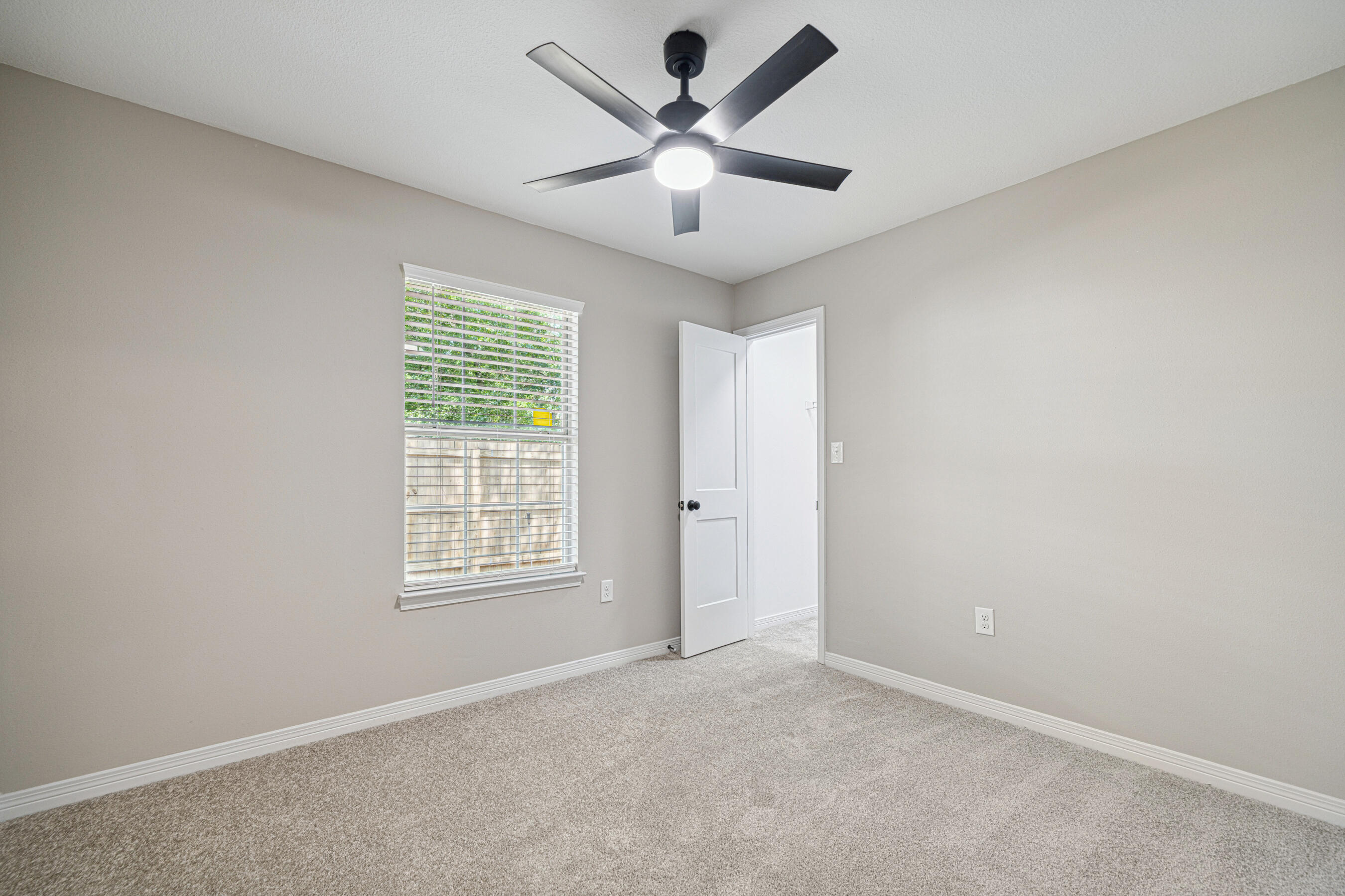Ashland Manor - Residential