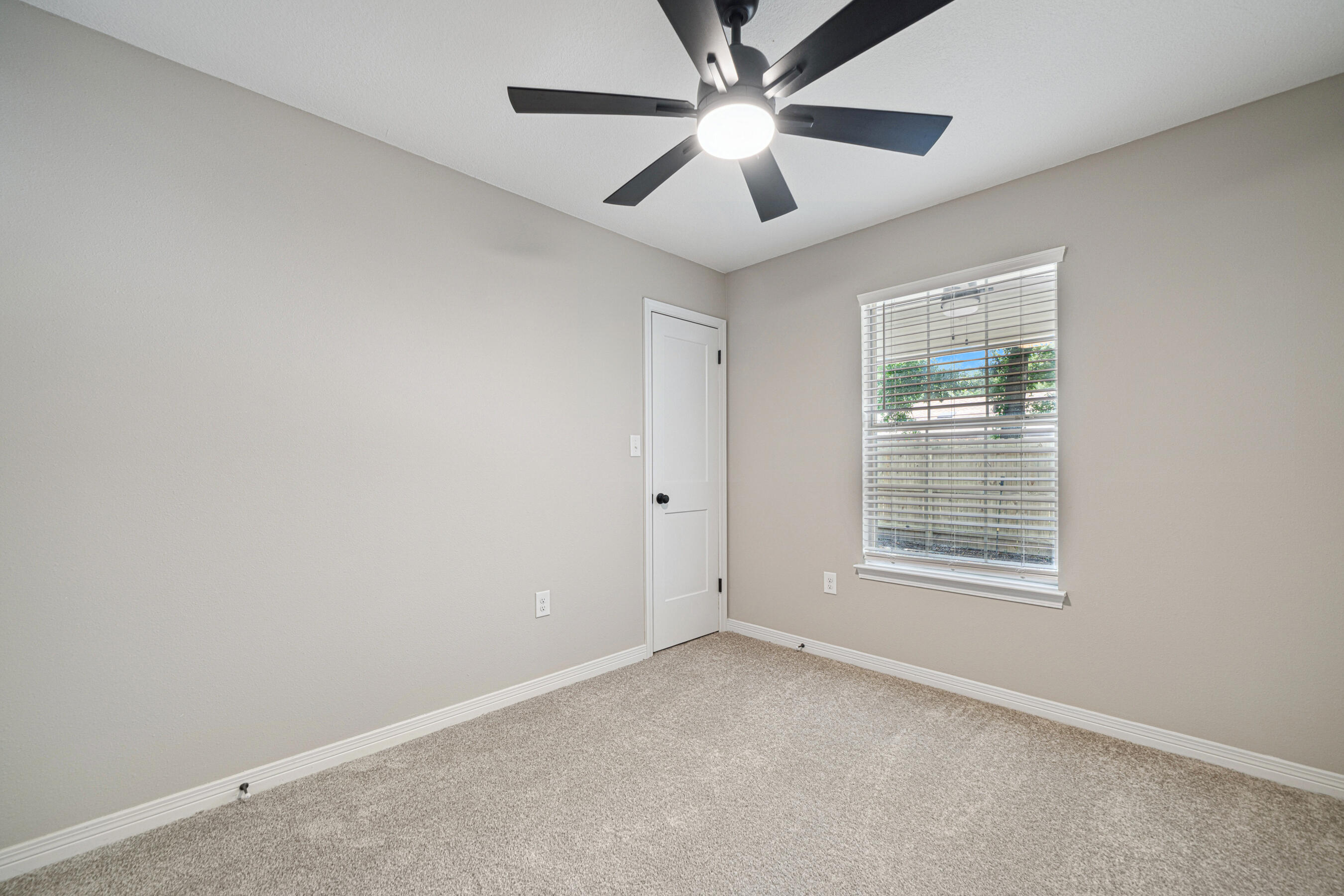 Ashland Manor - Residential