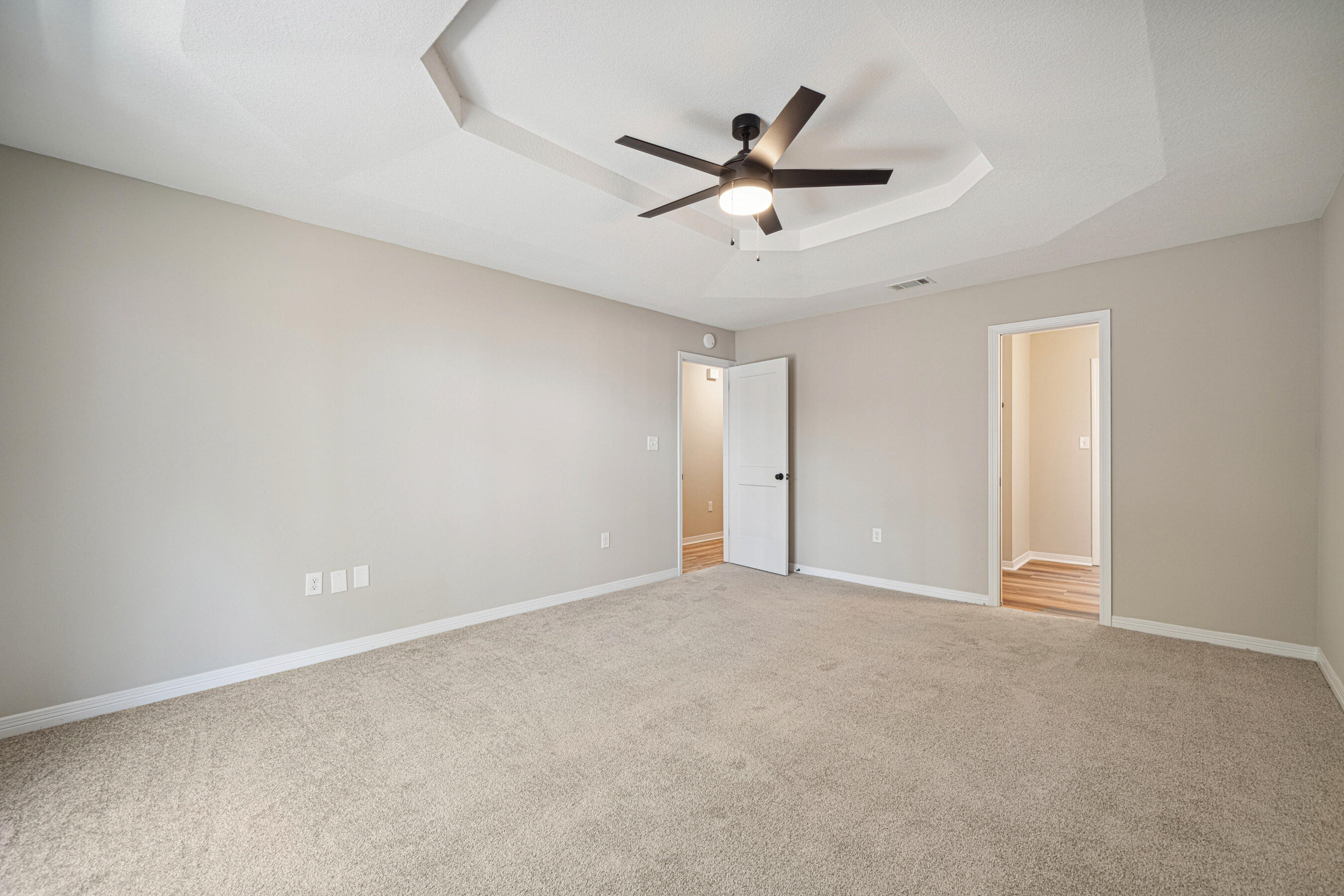Ashland Manor - Residential