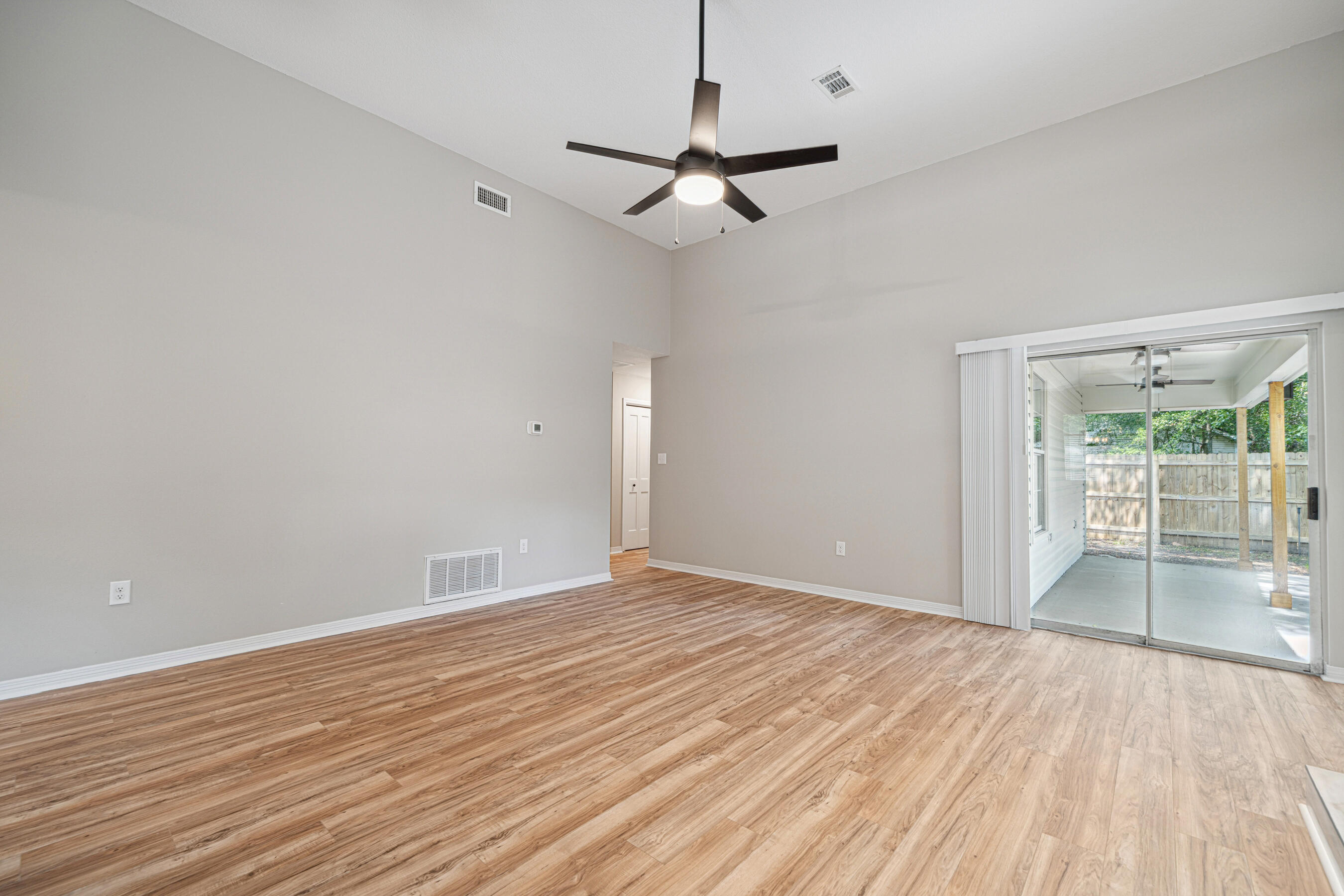 Ashland Manor - Residential