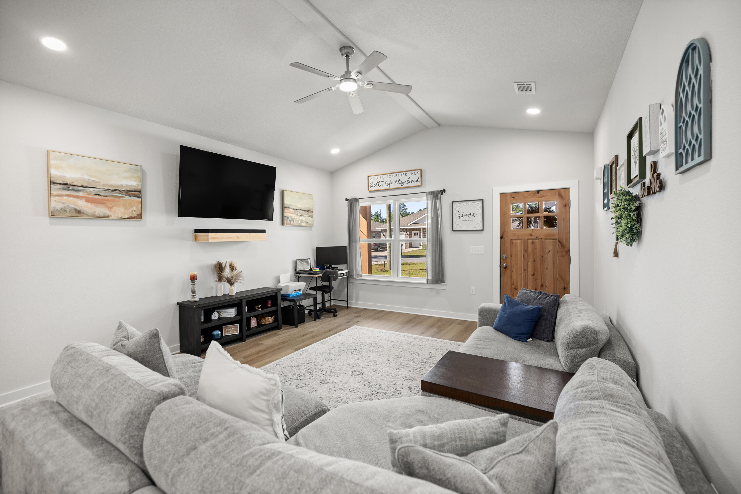 AVALON BEACH - Residential