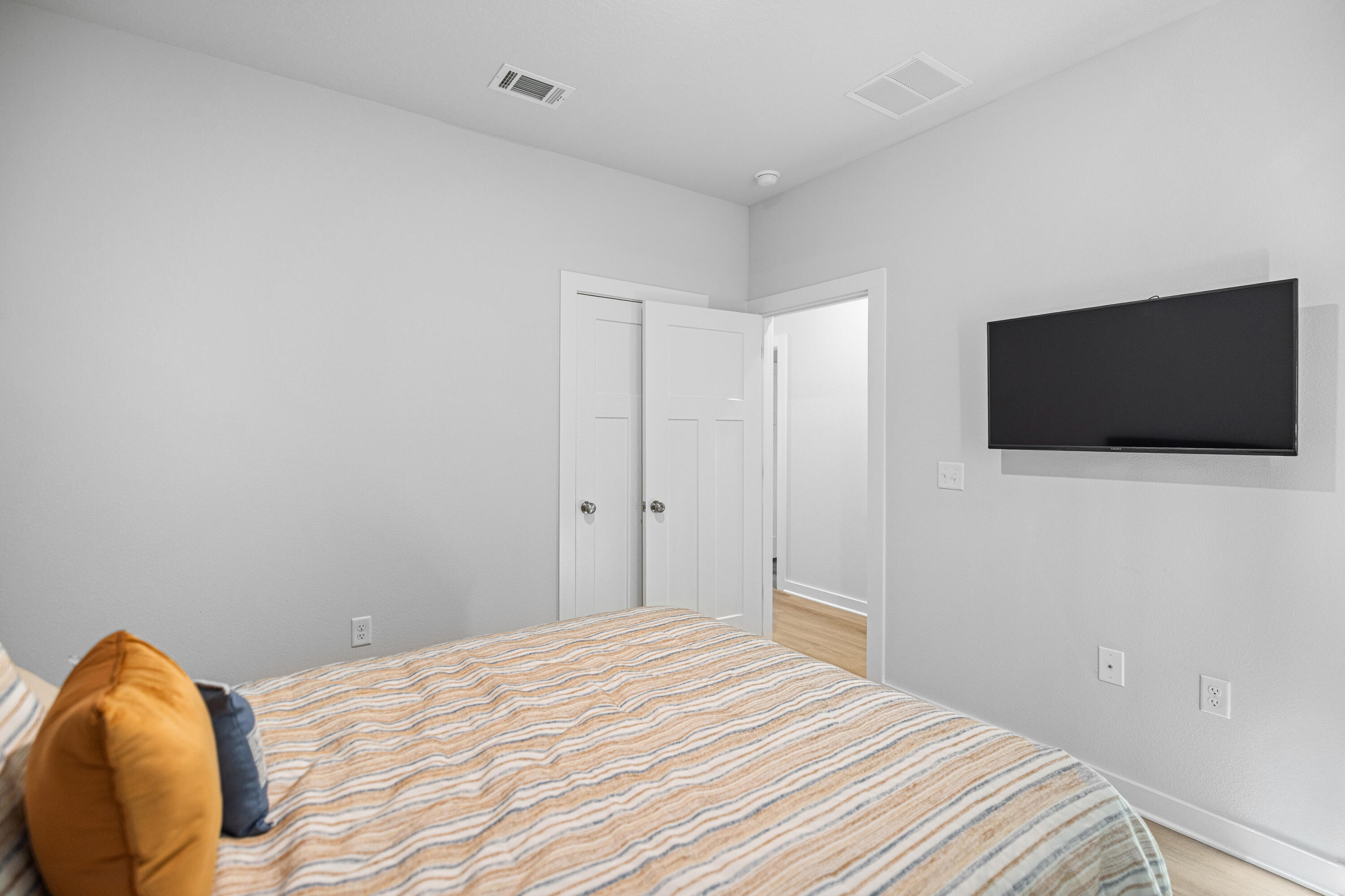 AVALON BEACH - Residential