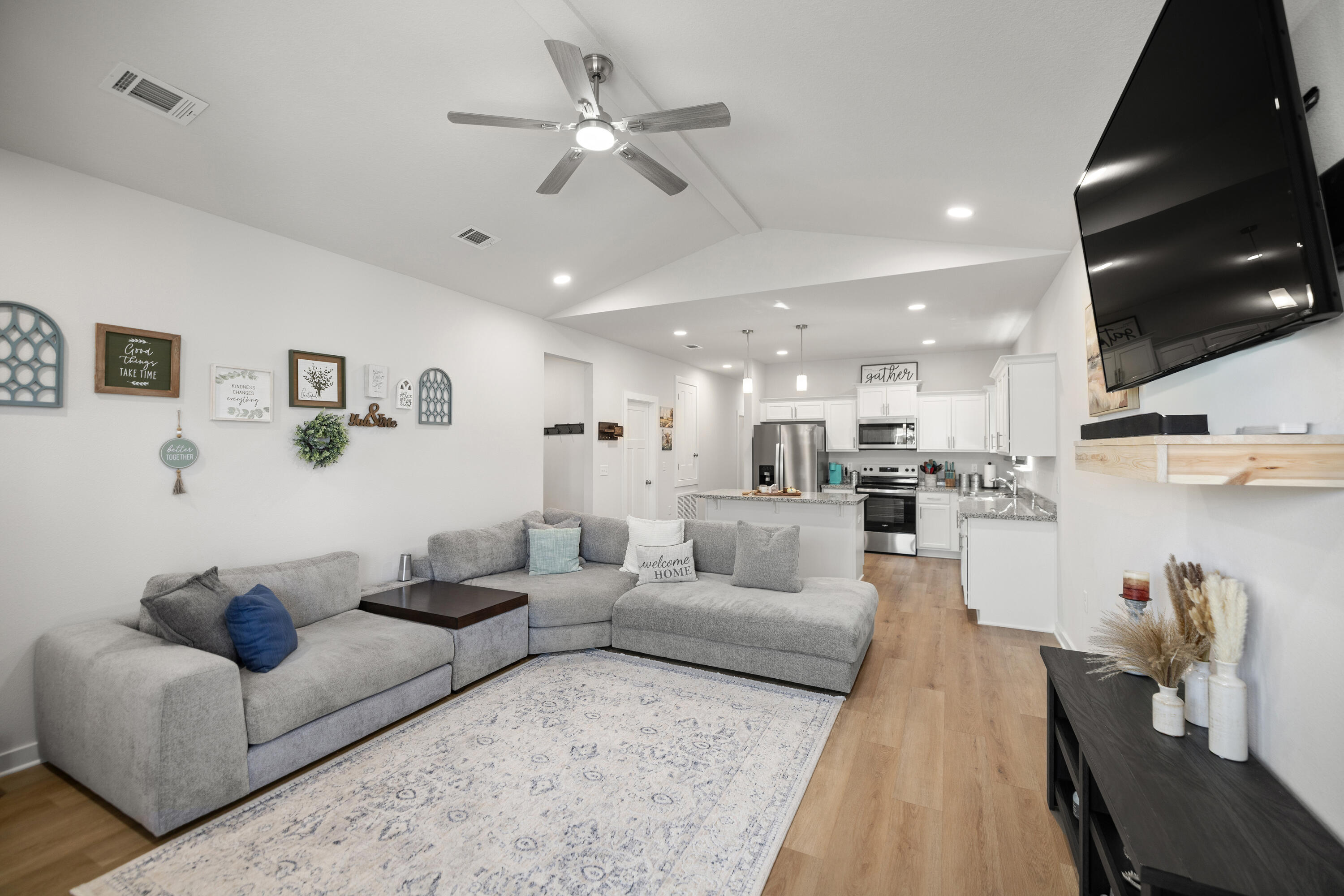 AVALON BEACH - Residential