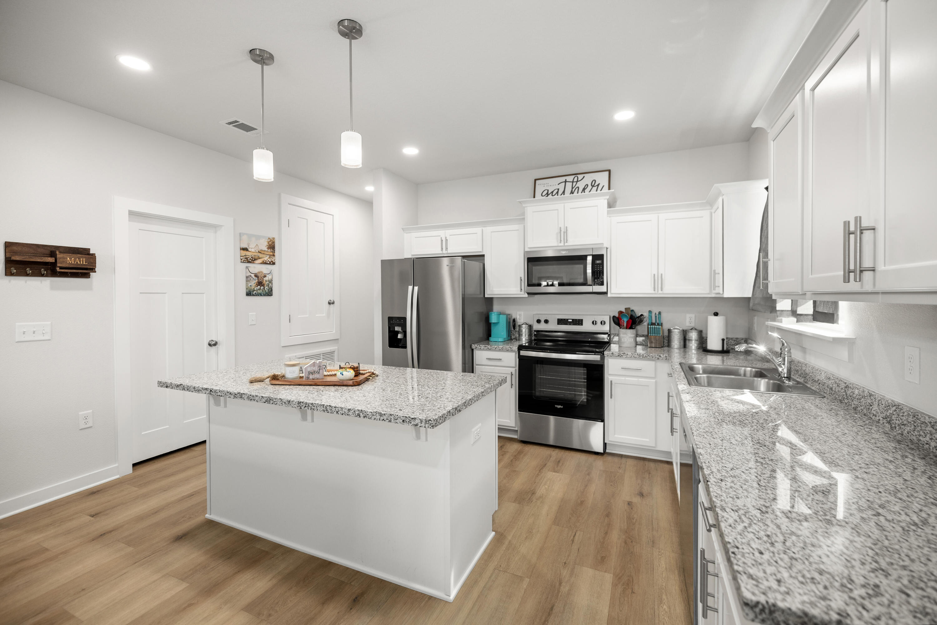 AVALON BEACH - Residential