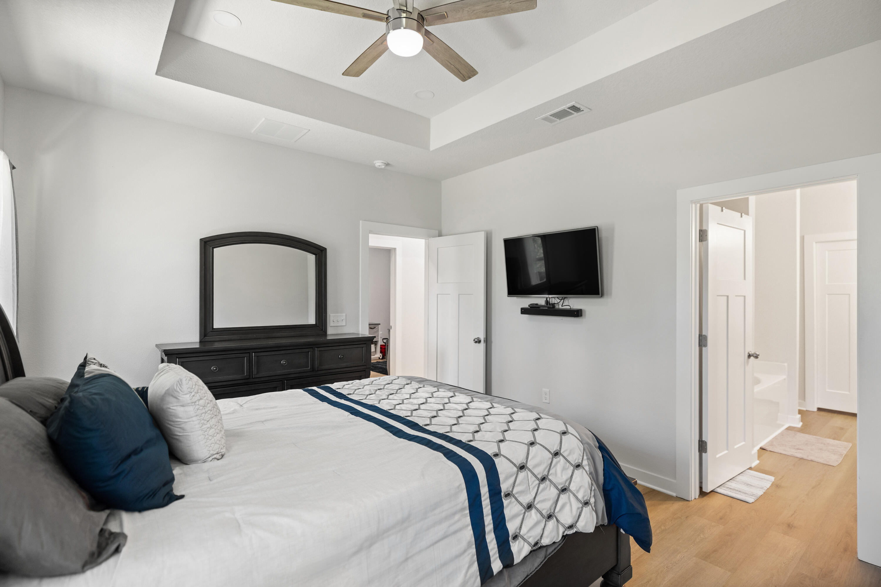 AVALON BEACH - Residential