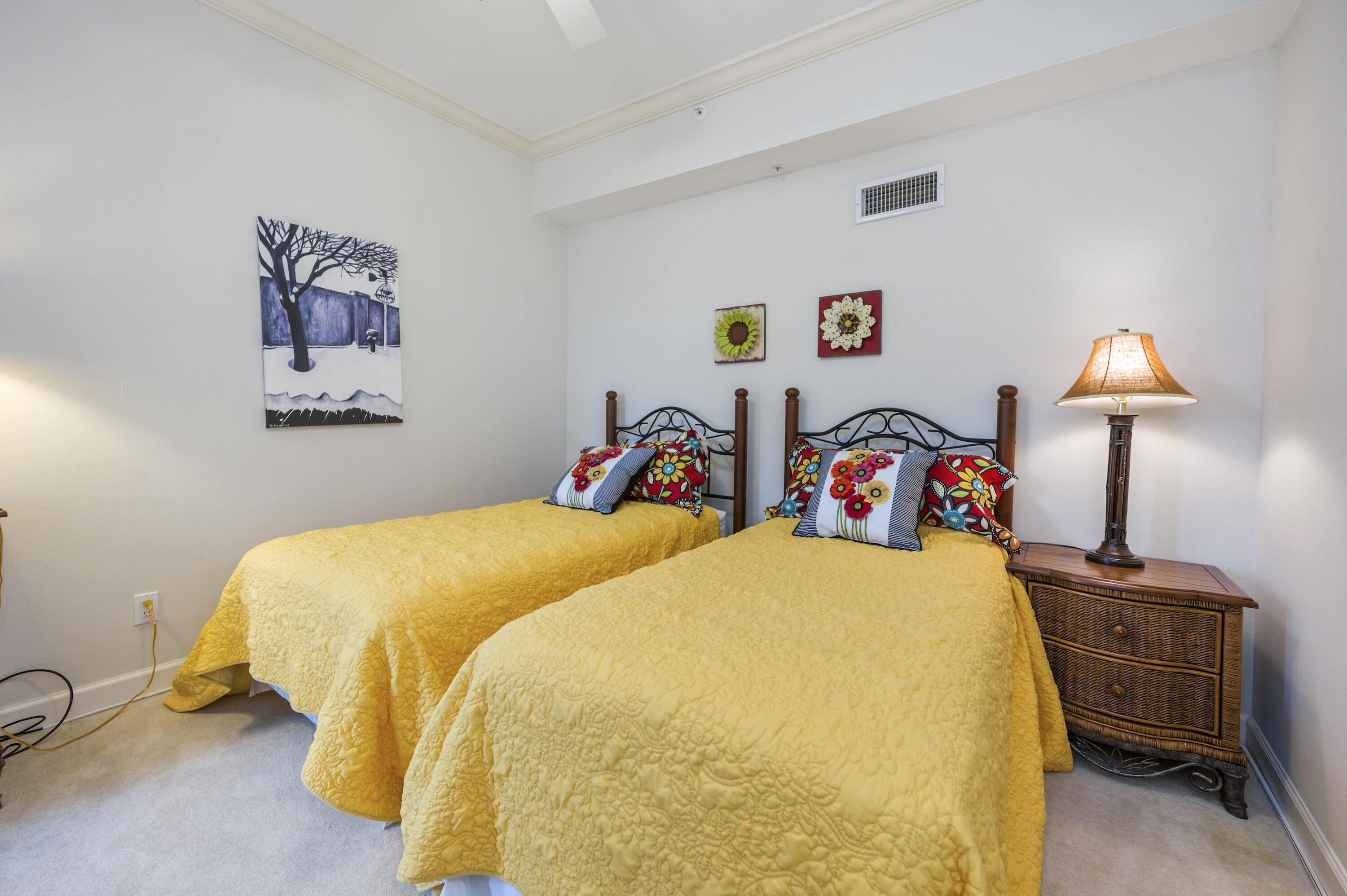 INN AT BLUE MOUNTAIN BEACH - Residential