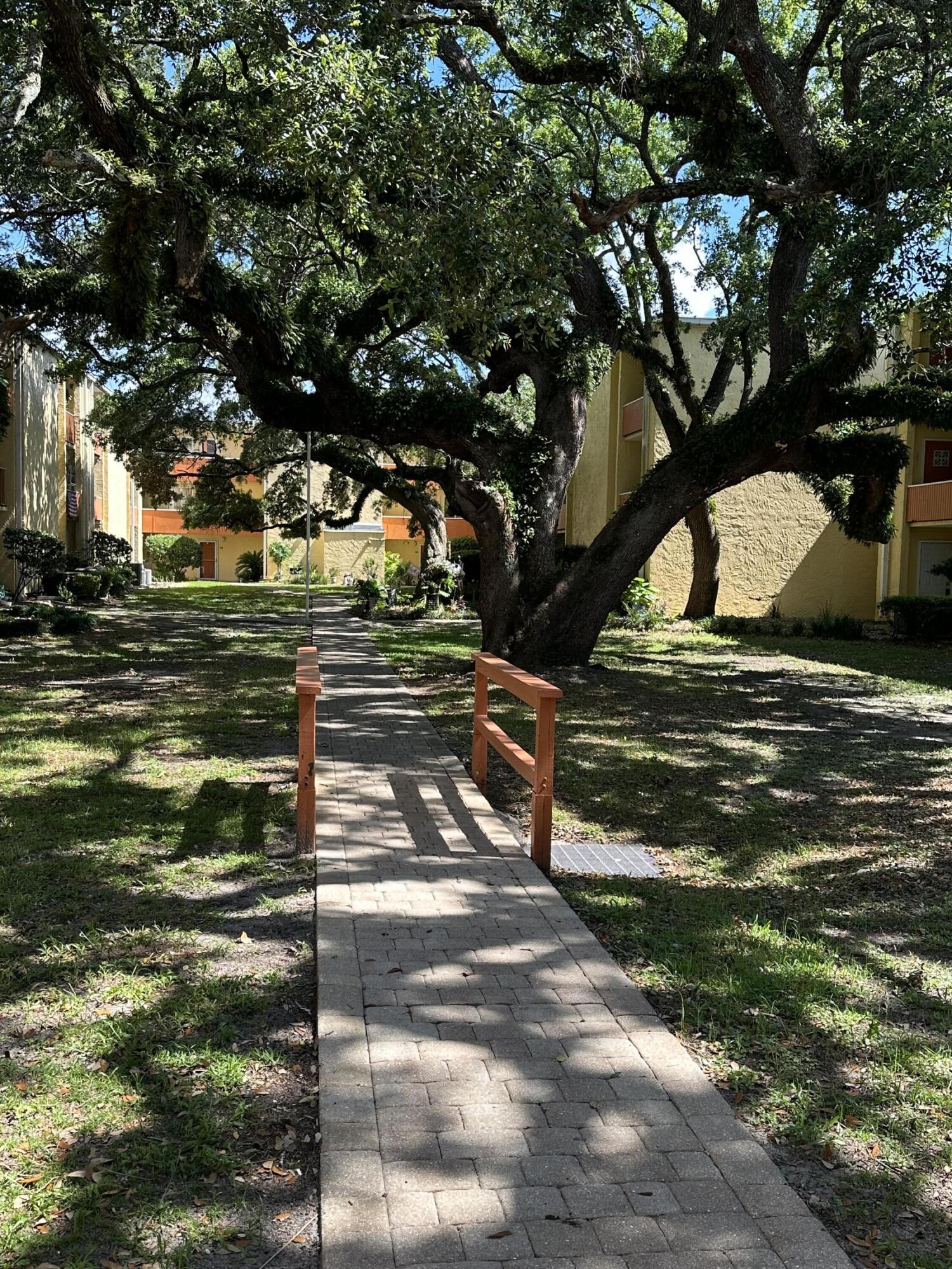 CEDARS CONDO - Residential