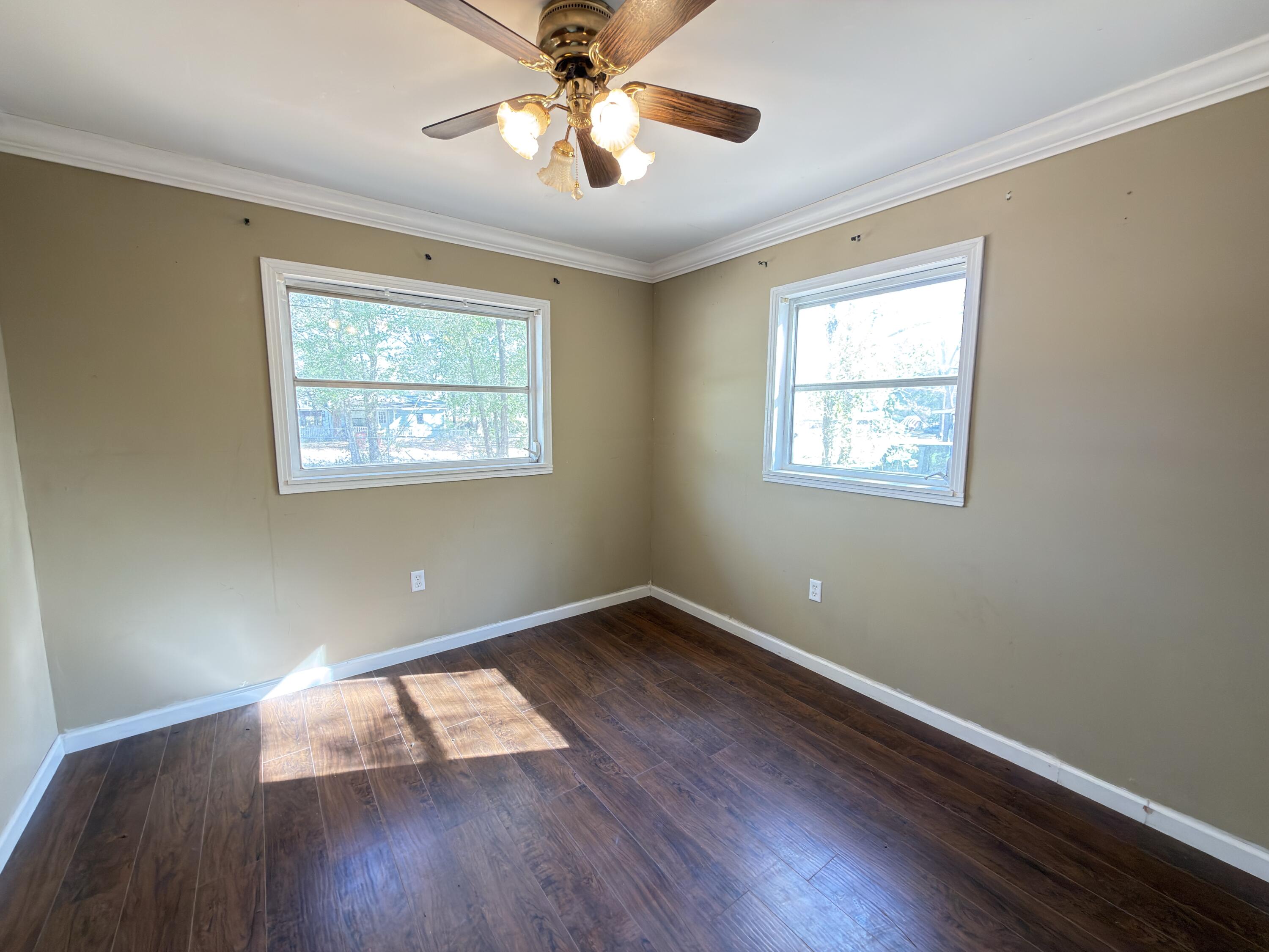 CRESTVIEW - Residential