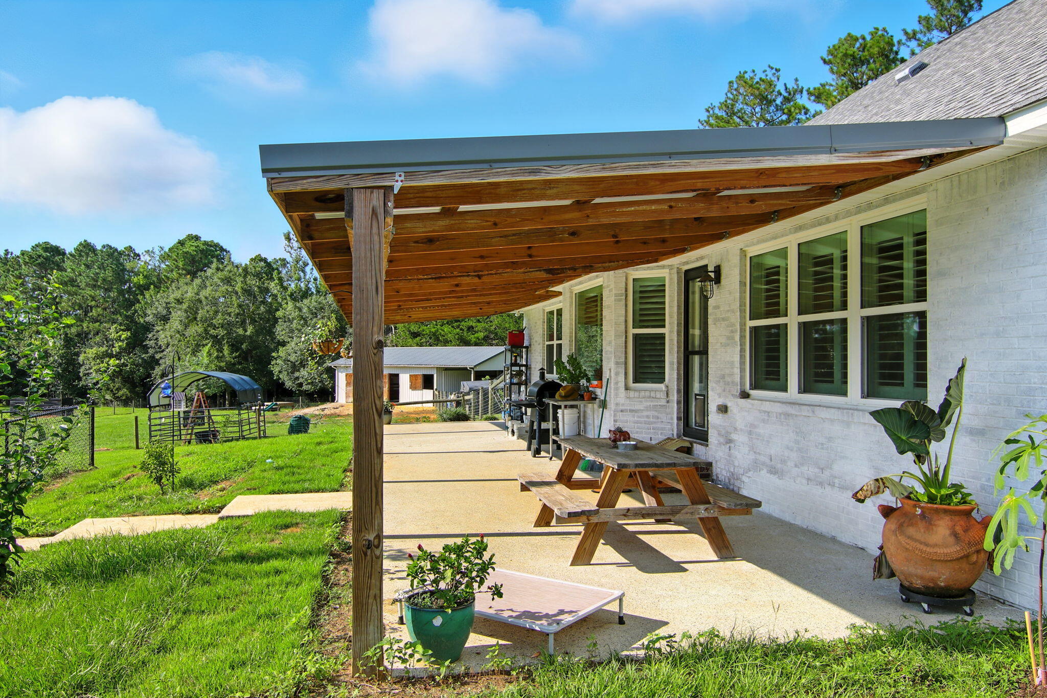 NO RECORDED SUBDIVISION - Residential