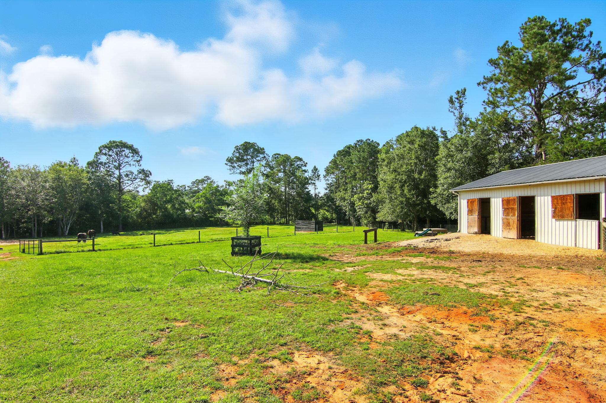 NO RECORDED SUBDIVISION - Residential