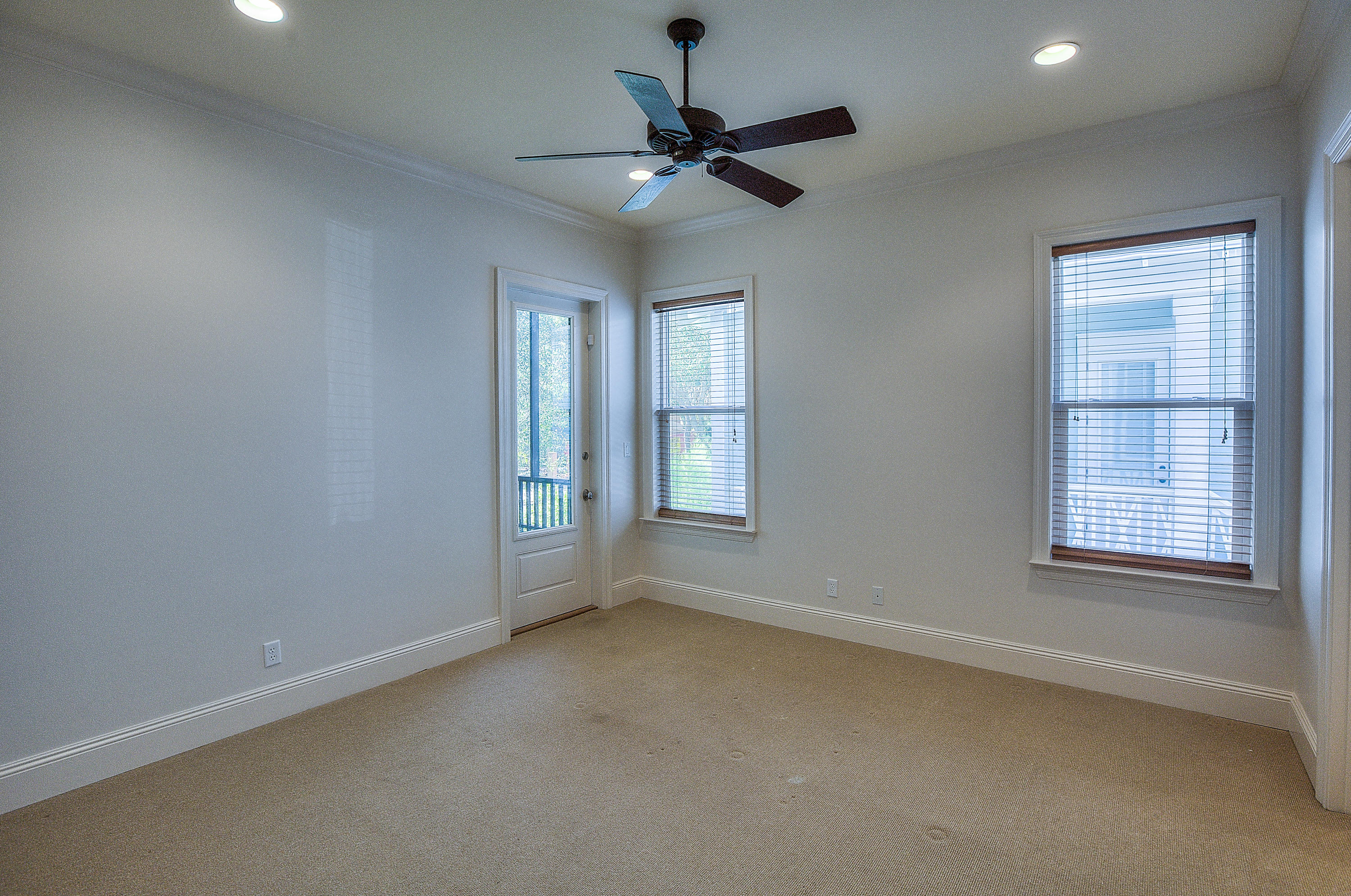 COTTAGES AT EASTERN LAKE - Residential