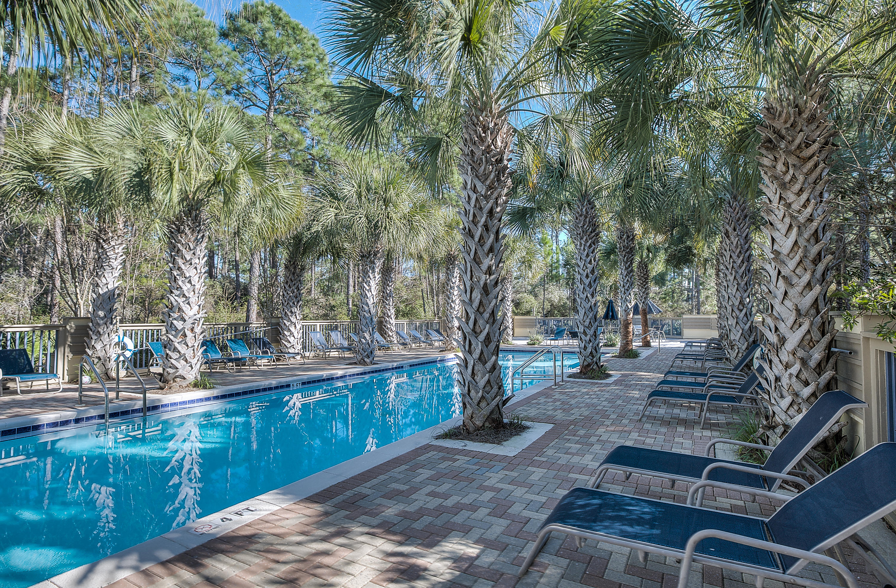 COTTAGES AT EASTERN LAKE - Residential