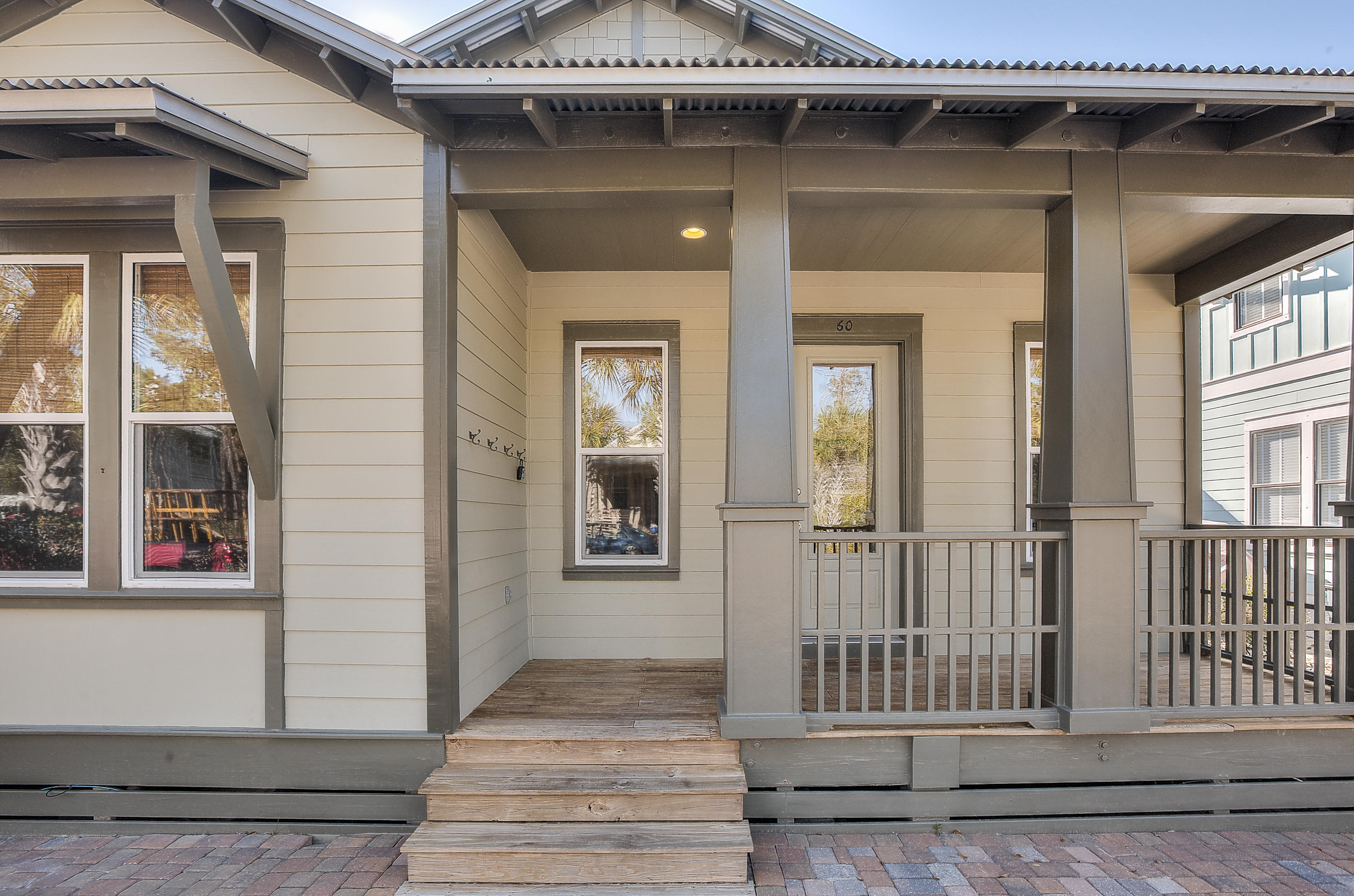 COTTAGES AT EASTERN LAKE - Residential