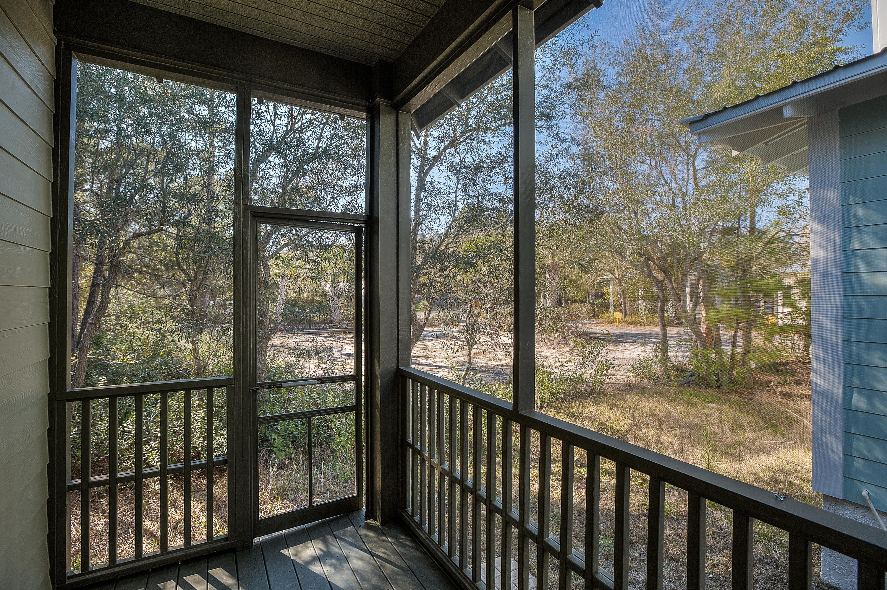 COTTAGES AT EASTERN LAKE - Residential