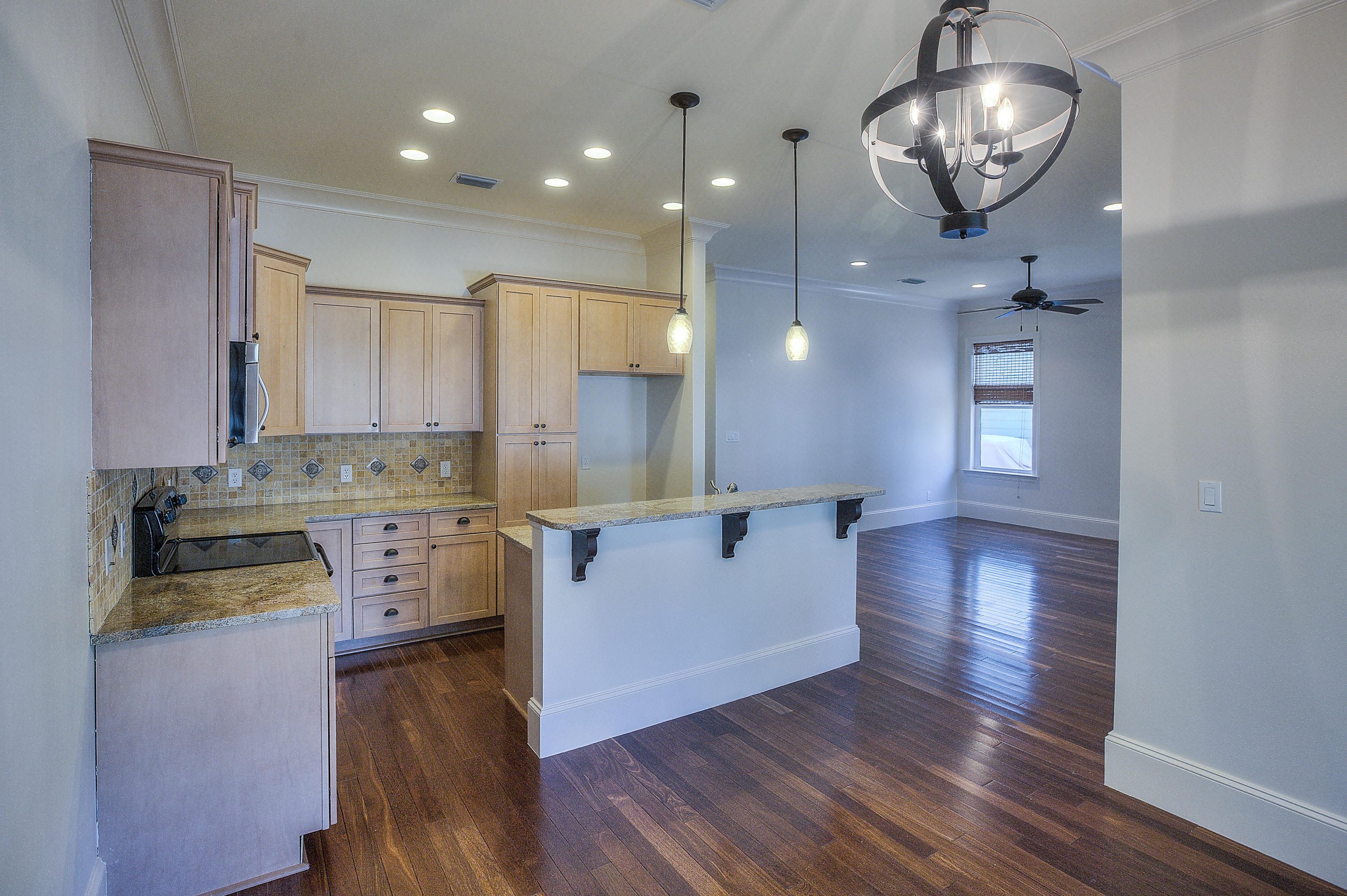 COTTAGES AT EASTERN LAKE - Residential