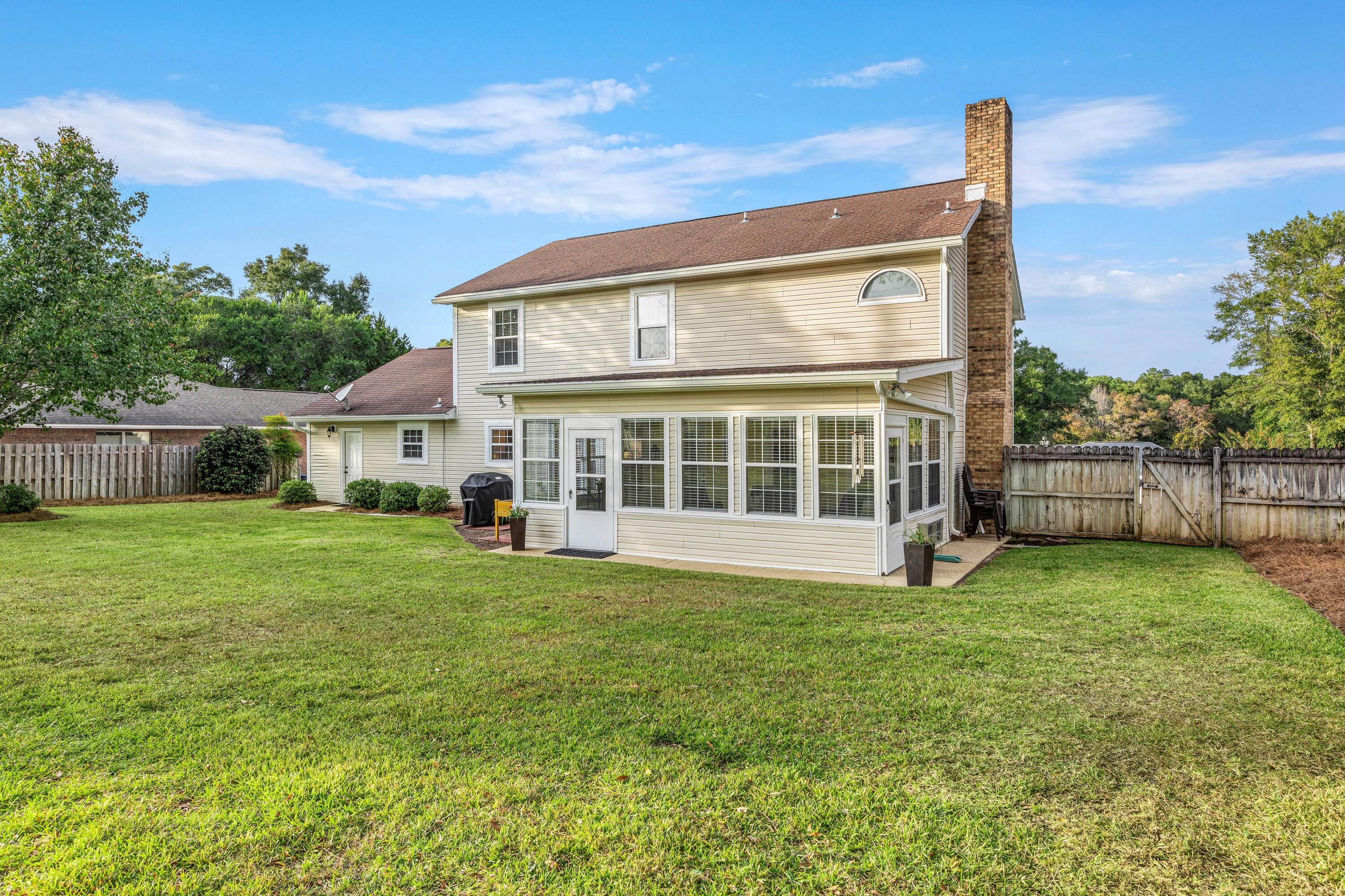 ROCKY BAYOU COUNTRY CLUB ESTATES 4 - Residential