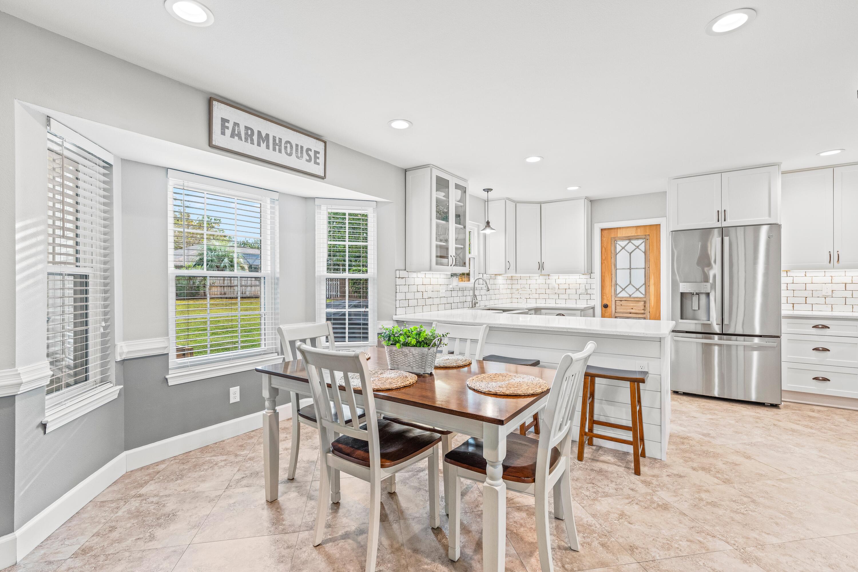 ROCKY BAYOU COUNTRY CLUB ESTATES 4 - Residential