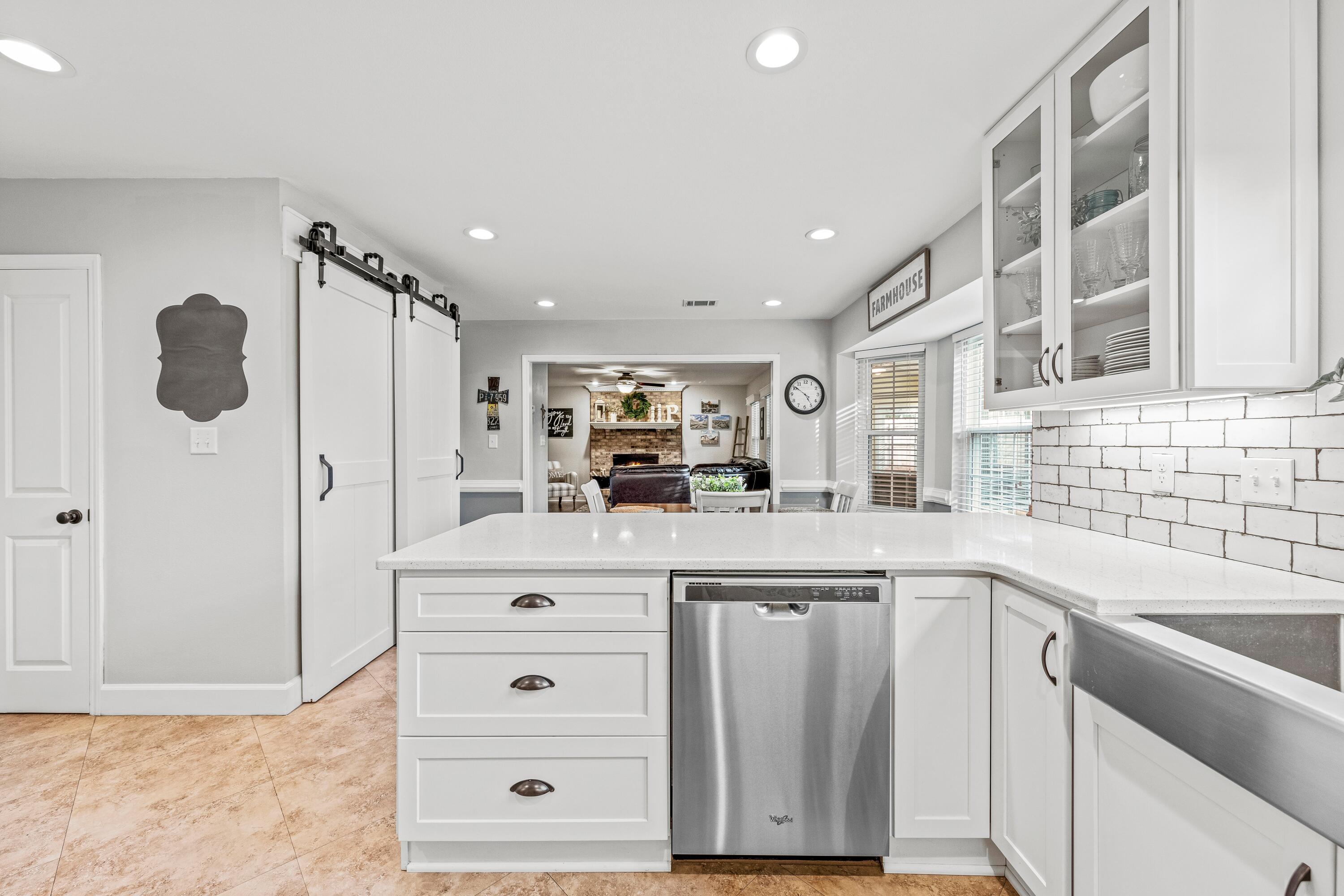 ROCKY BAYOU COUNTRY CLUB ESTATES 4 - Residential