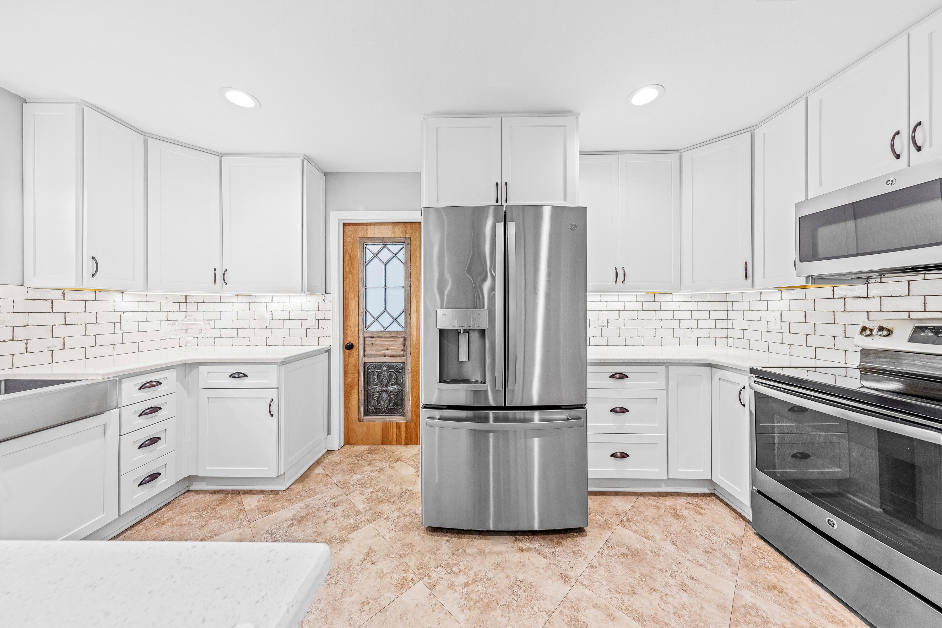 ROCKY BAYOU COUNTRY CLUB ESTATES 4 - Residential