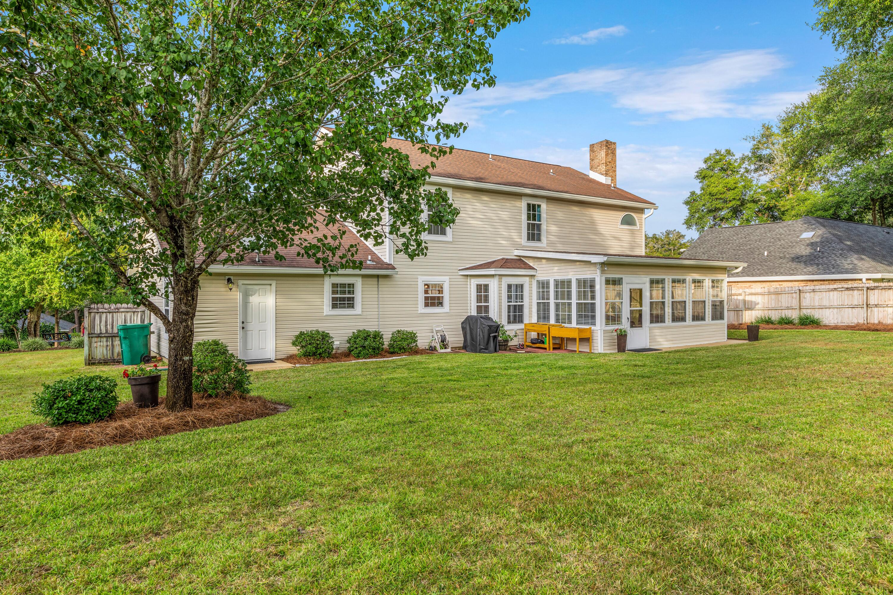 ROCKY BAYOU COUNTRY CLUB ESTATES 4 - Residential