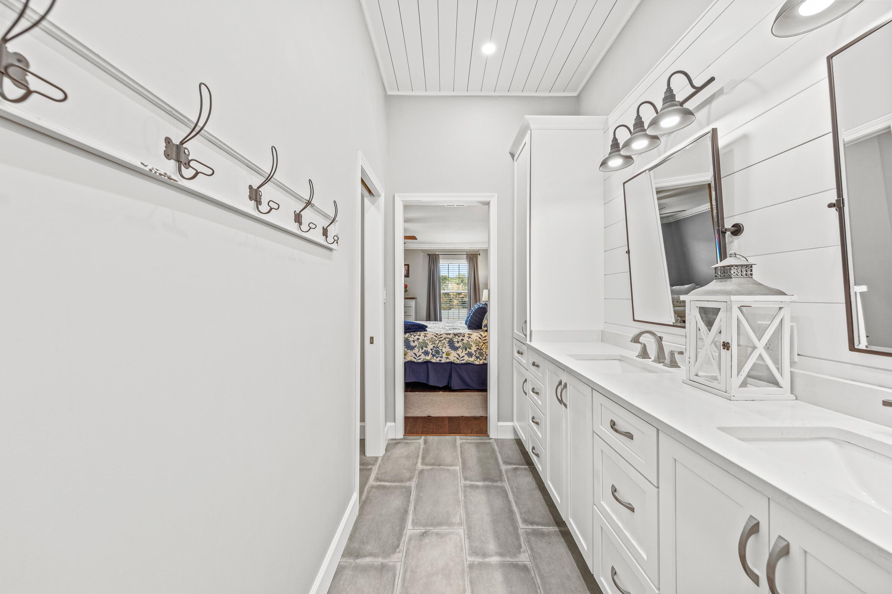 ROCKY BAYOU COUNTRY CLUB ESTATES 4 - Residential