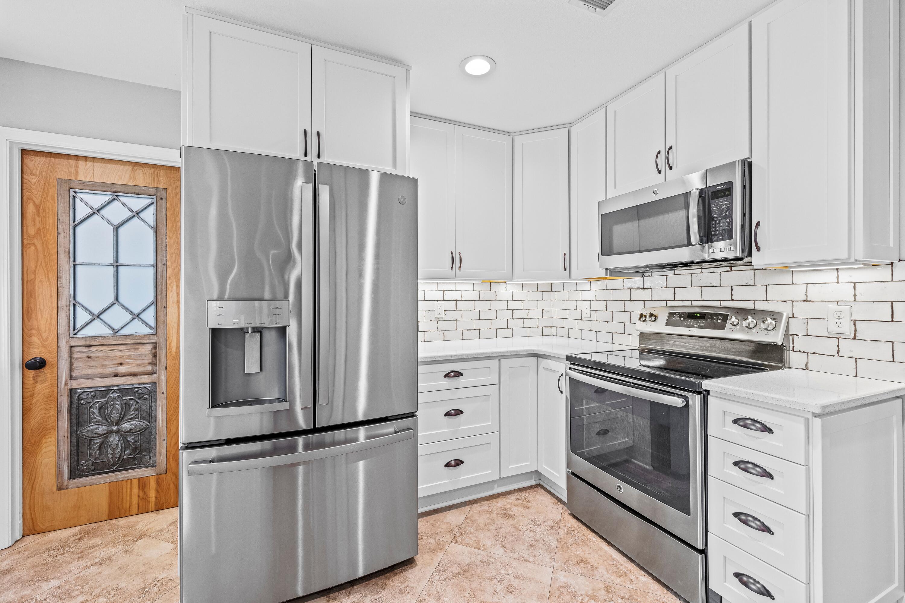 ROCKY BAYOU COUNTRY CLUB ESTATES 4 - Residential