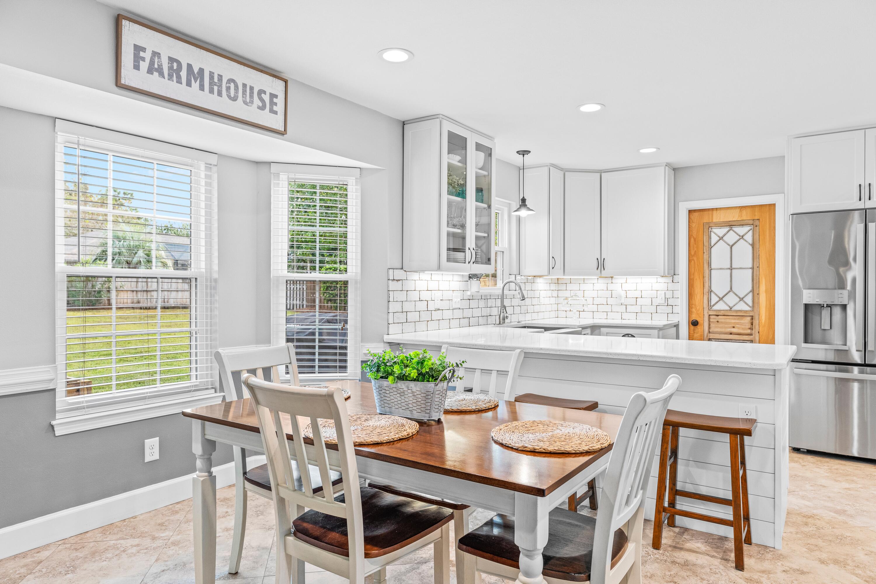 ROCKY BAYOU COUNTRY CLUB ESTATES 4 - Residential