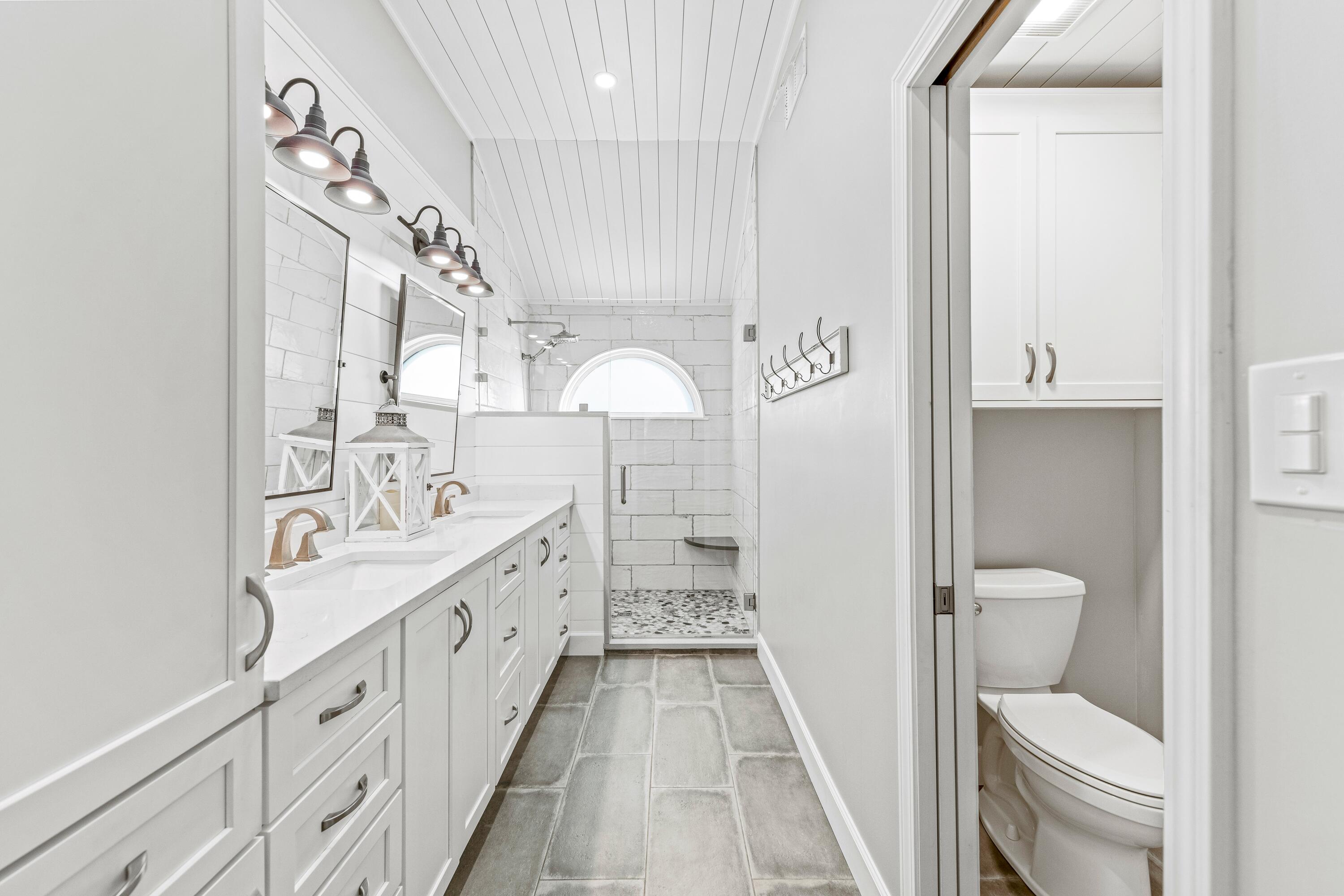 ROCKY BAYOU COUNTRY CLUB ESTATES 4 - Residential