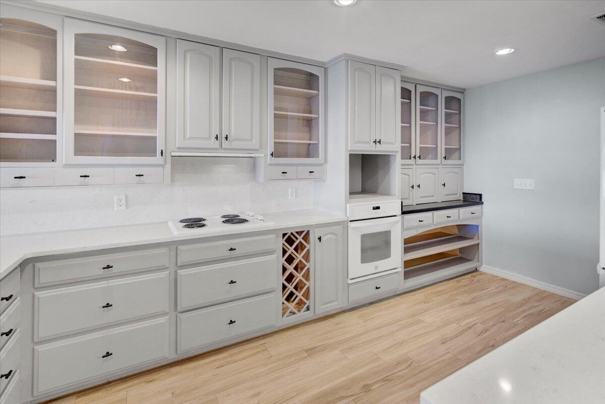 HIDDEN COVE T/H - Residential