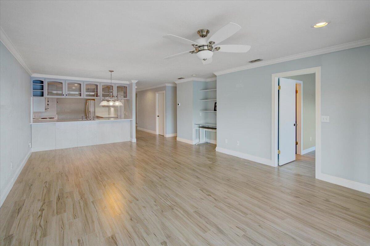 HIDDEN COVE T/H - Residential