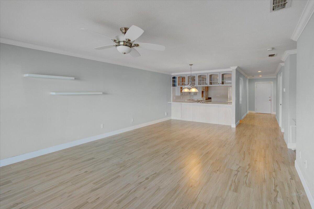 HIDDEN COVE T/H - Residential