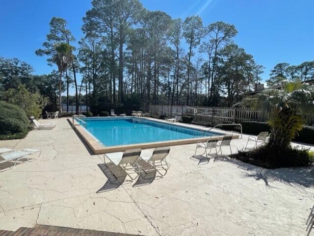 HIDDEN COVE T/H - Residential