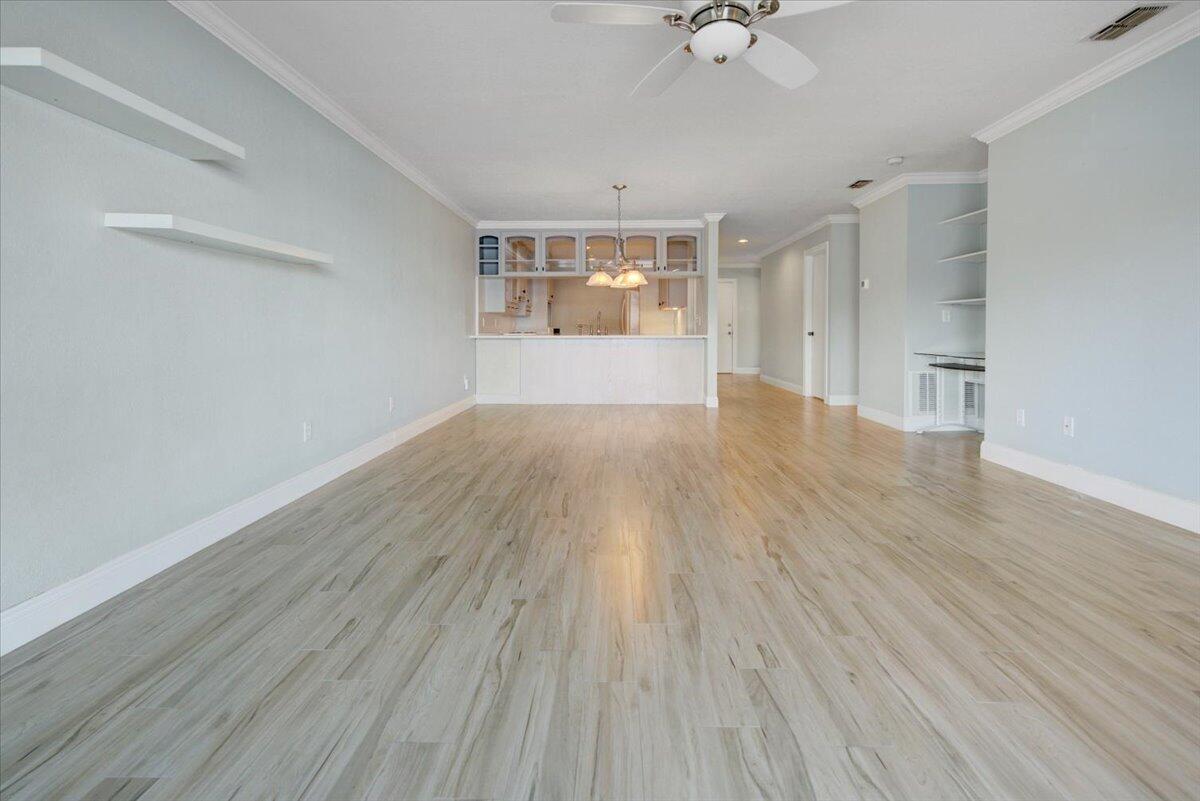 HIDDEN COVE T/H - Residential