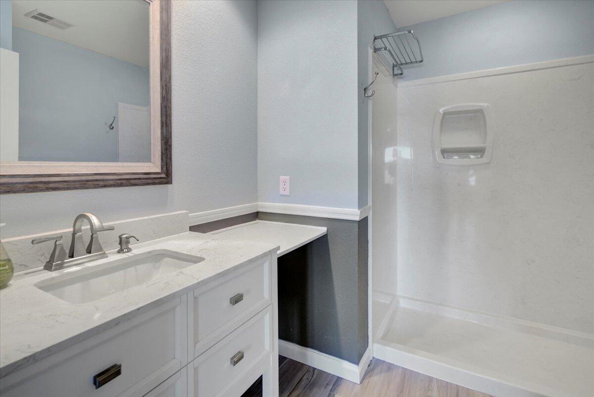 HIDDEN COVE T/H - Residential