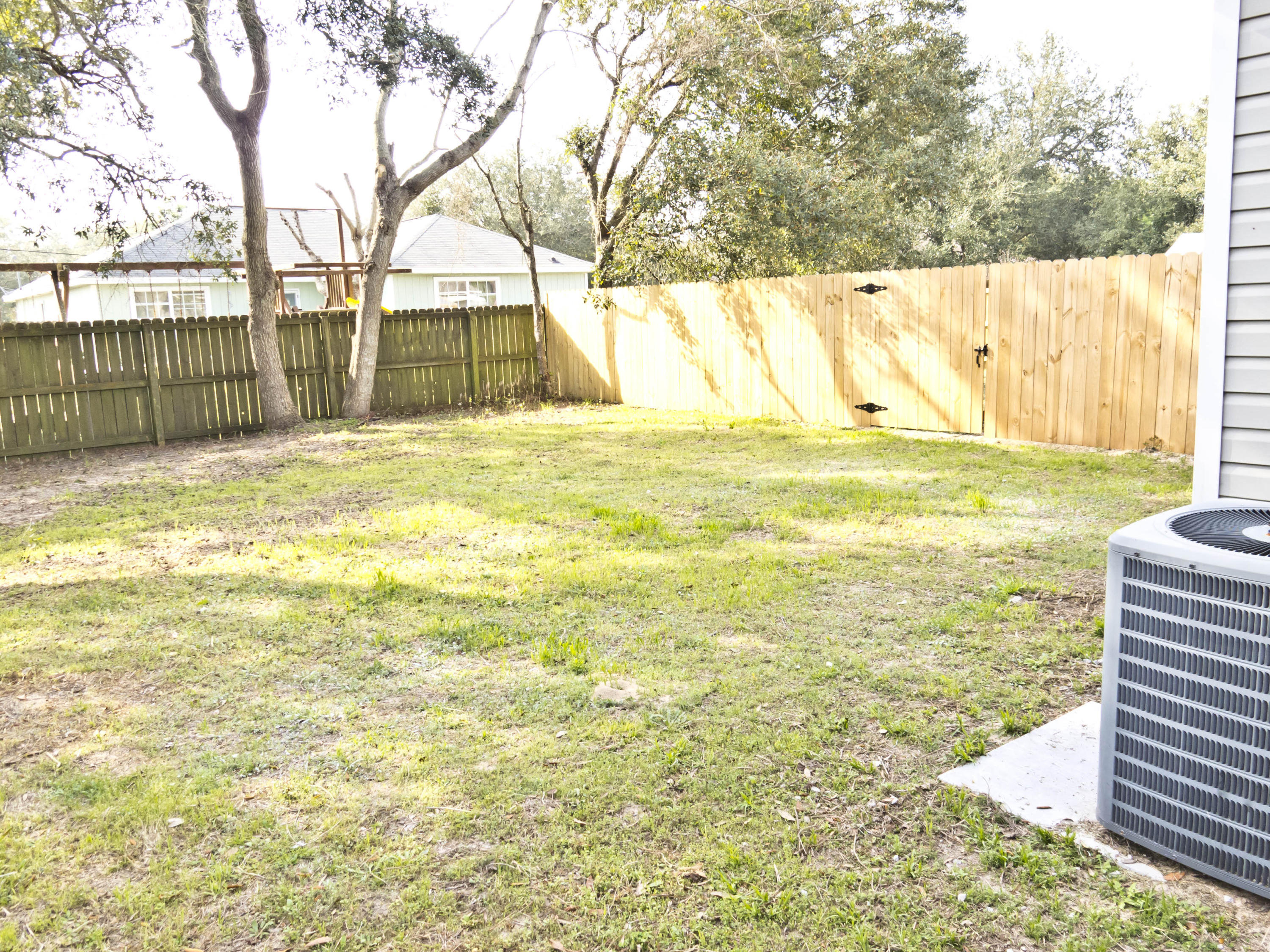 CRESCENT SHORES PORT OF LOTS - Residential Lease