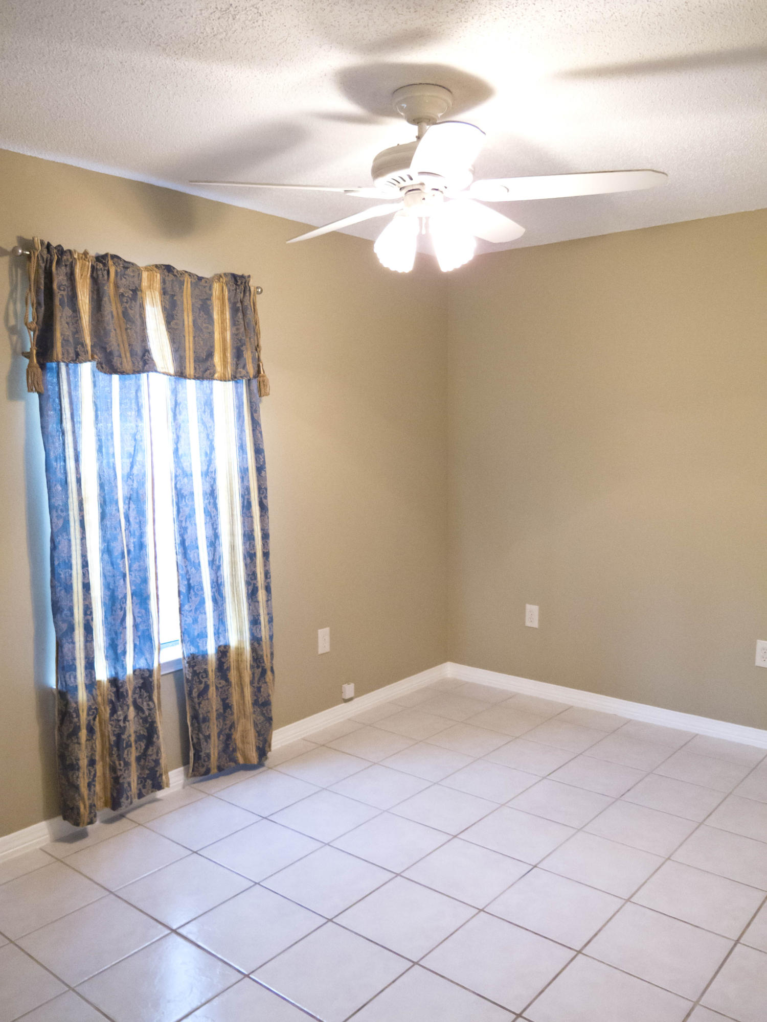 CRESCENT SHORES PORT OF LOTS - Residential Lease