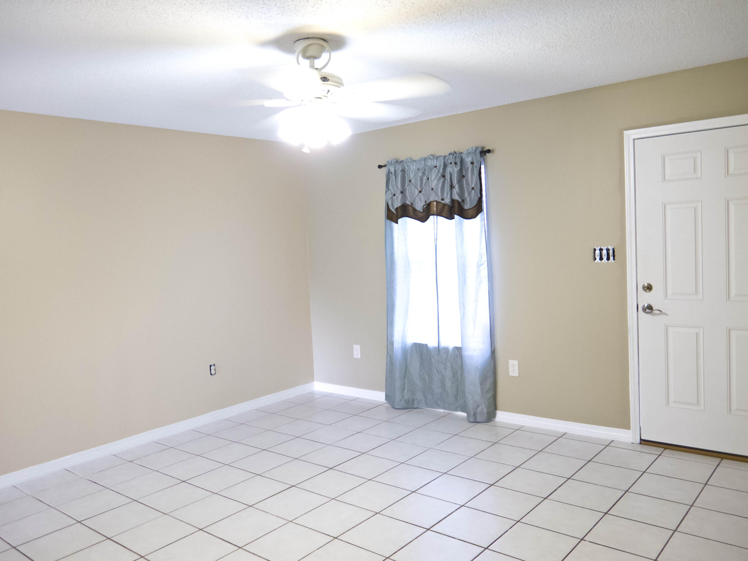 CRESCENT SHORES PORT OF LOTS - Residential Lease