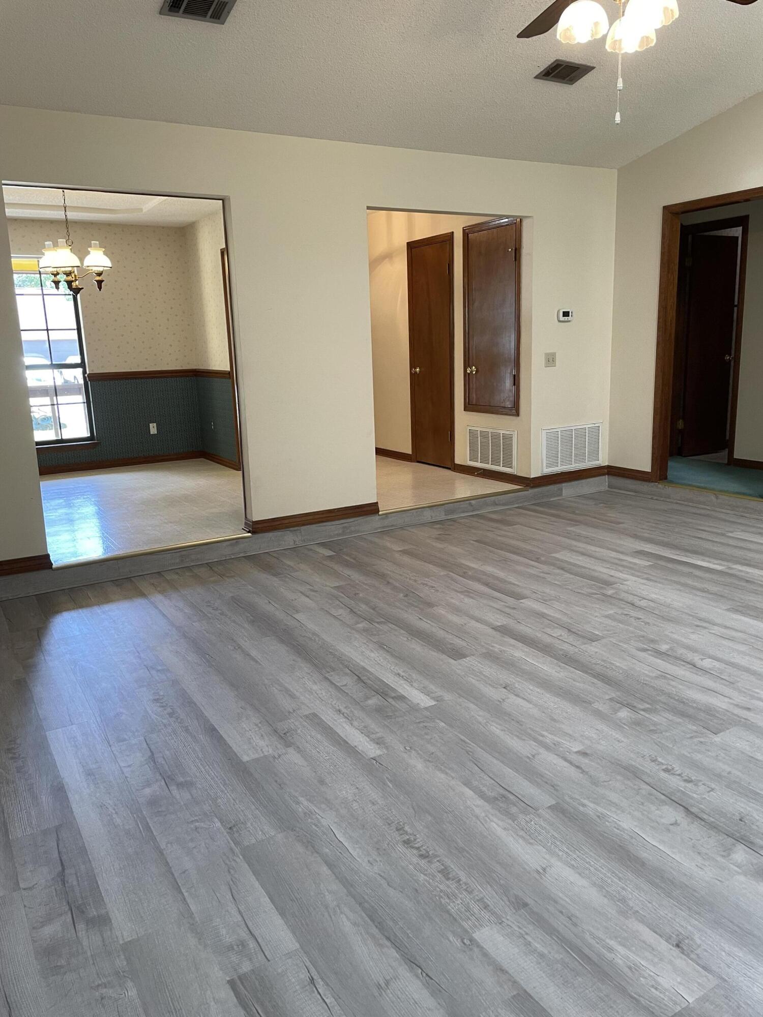 VALPARAISO PINECREST 5 - Residential