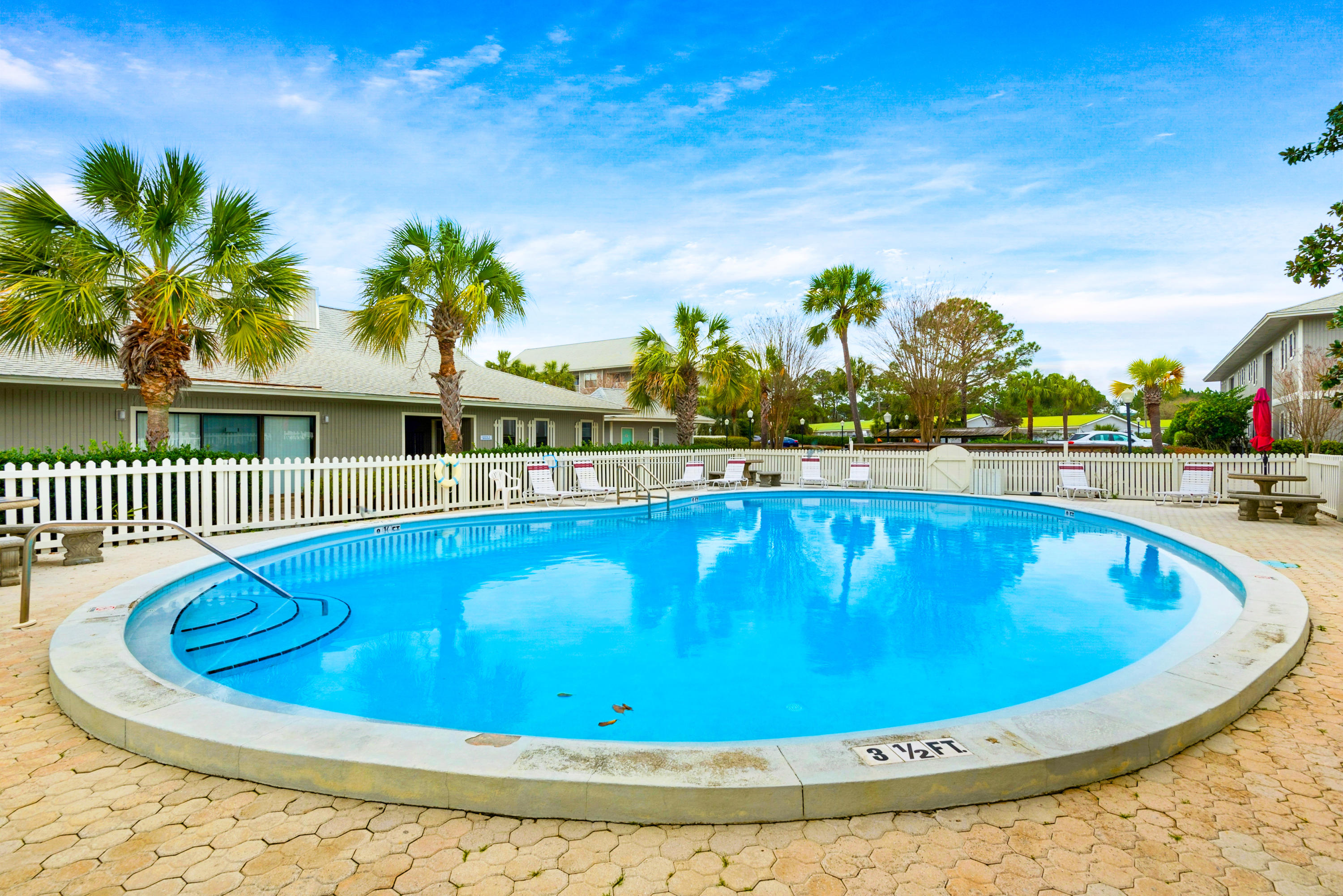 BEACHWOOD VILLAS CONDO - Residential