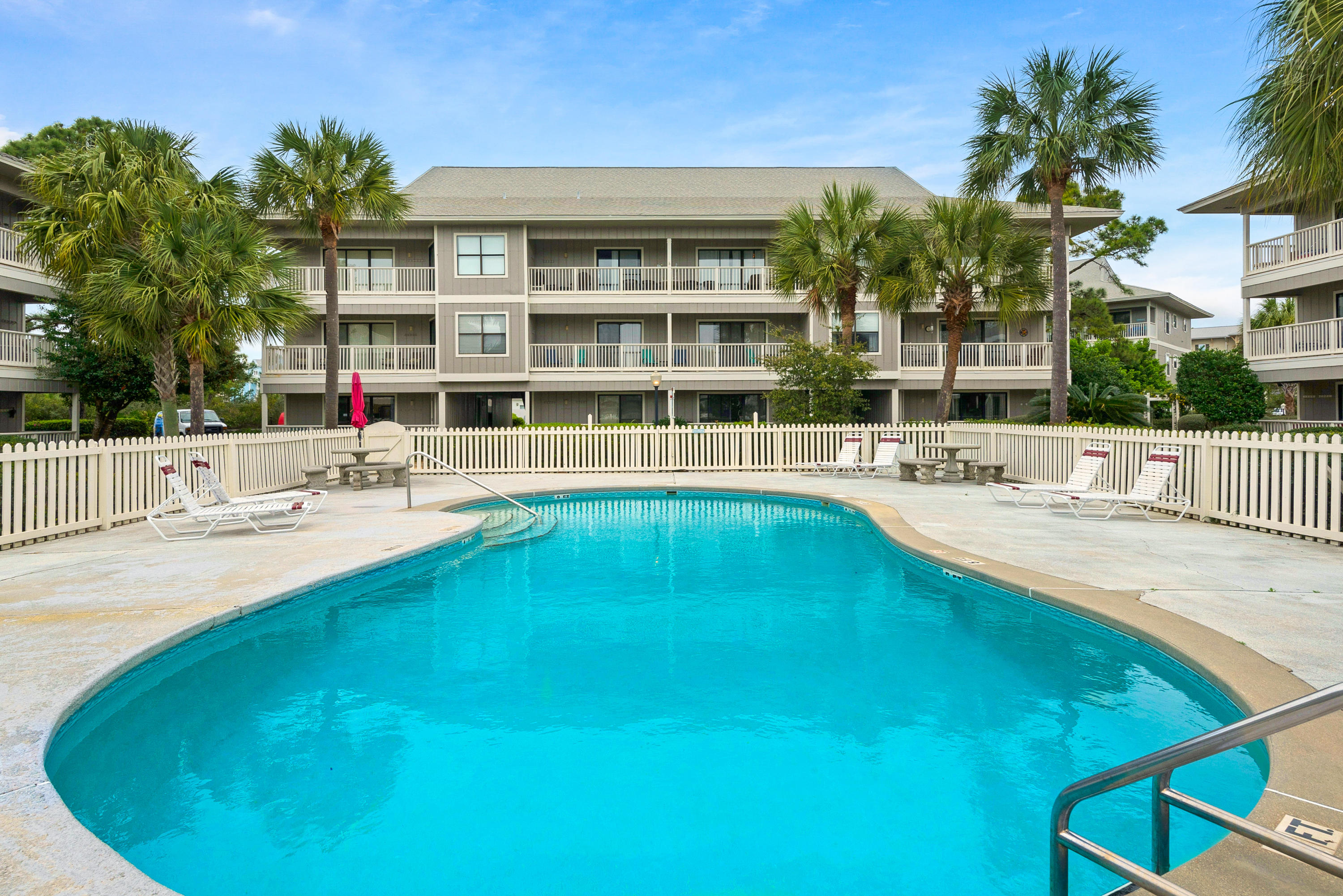 BEACHWOOD VILLAS CONDO - Residential