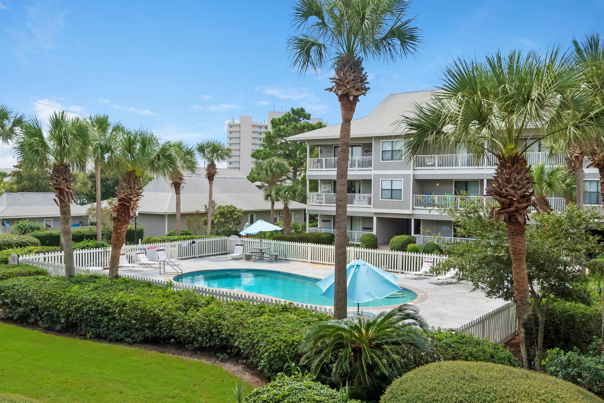 BEACHWOOD VILLAS CONDO - Residential