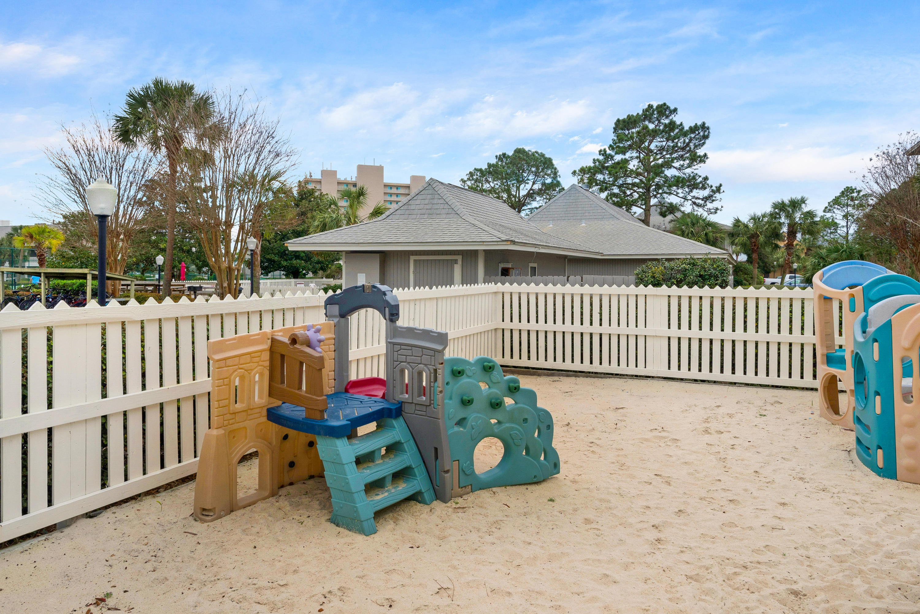 BEACHWOOD VILLAS CONDO - Residential