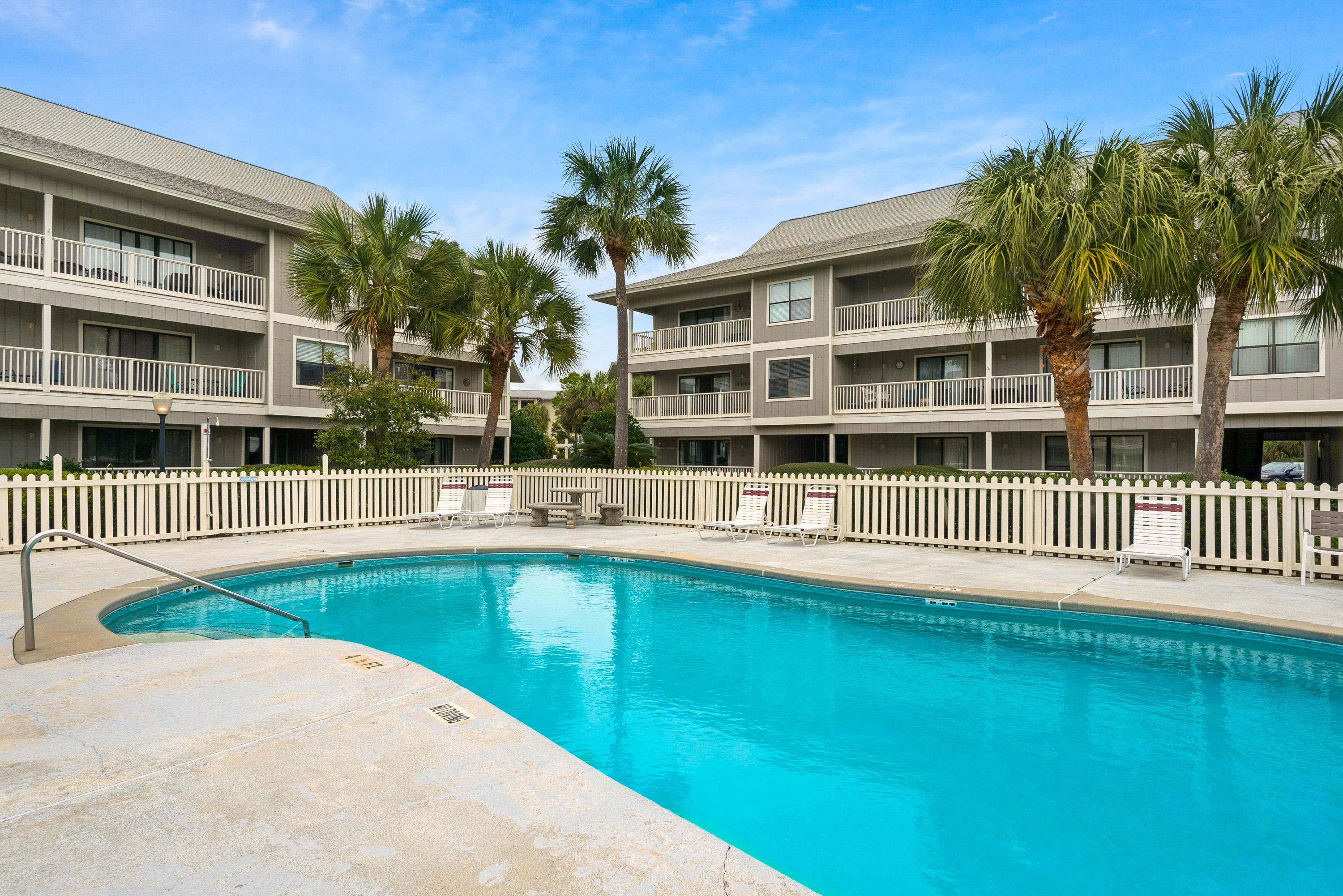 BEACHWOOD VILLAS CONDO - Residential