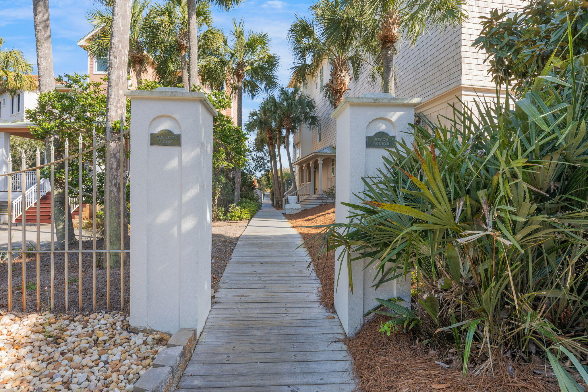 SECLUSION DUNES - Residential